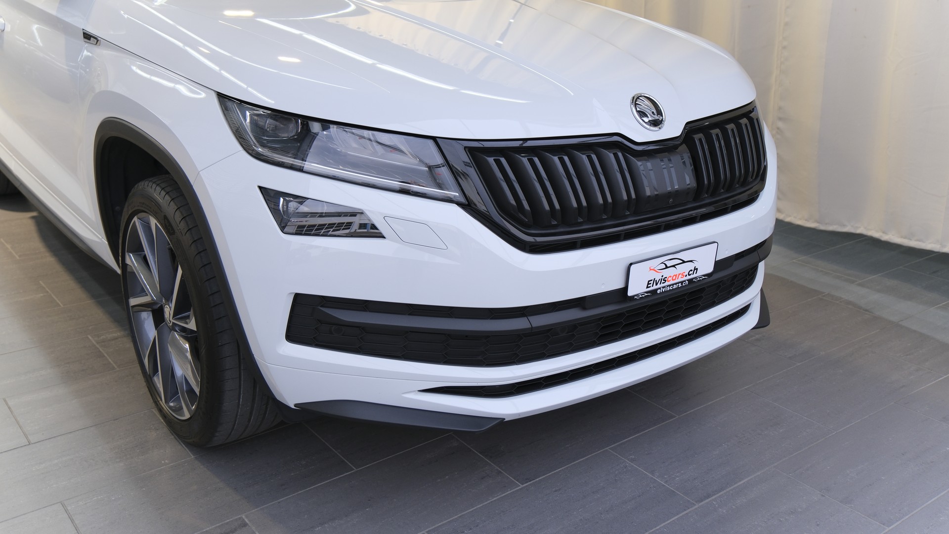 SKODA Kodiaq 2.0 TSI 4x4 Sport Line-image-29