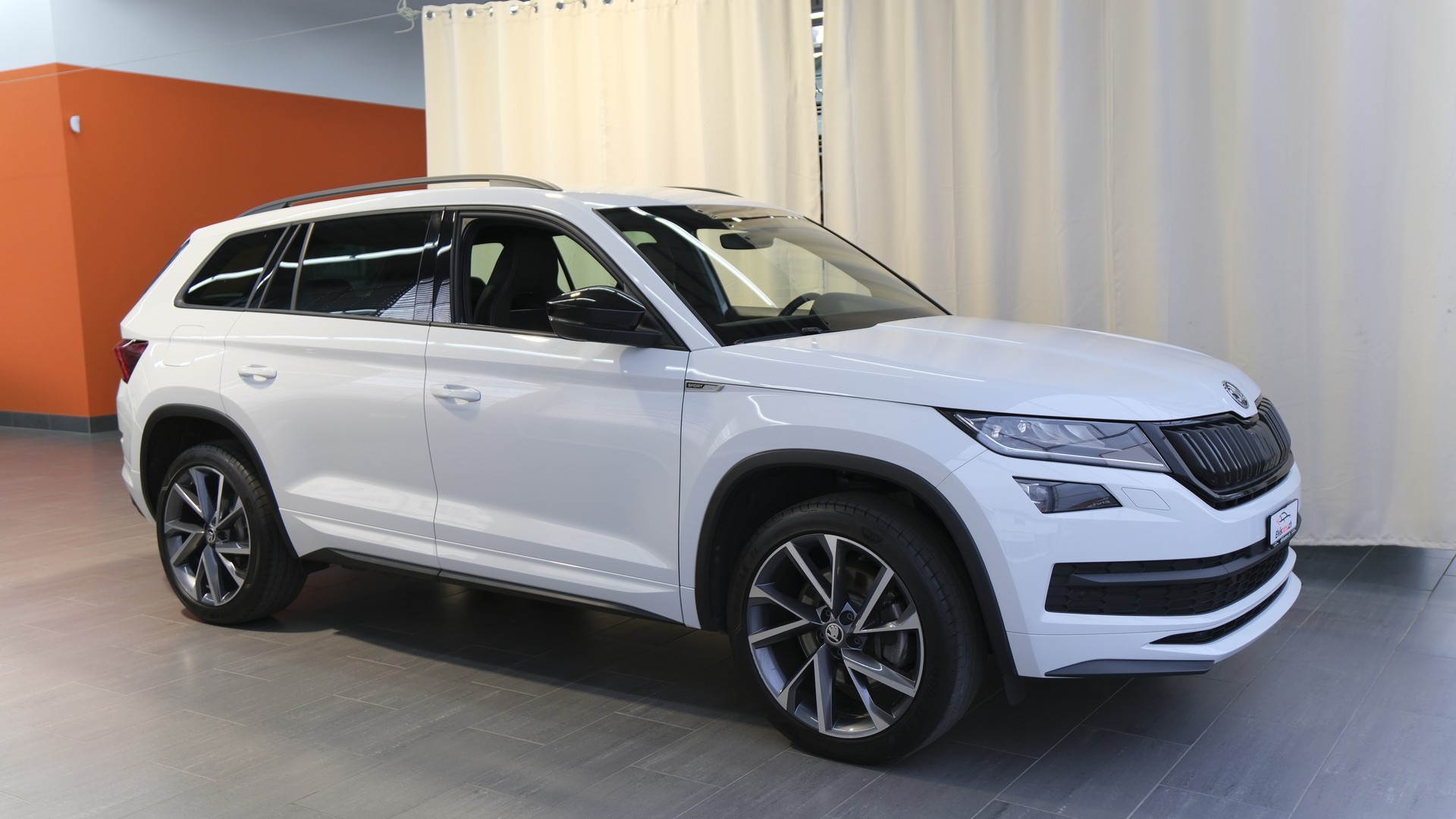 SKODA Kodiaq 2.0 TSI 4x4 Sport Line-image-27