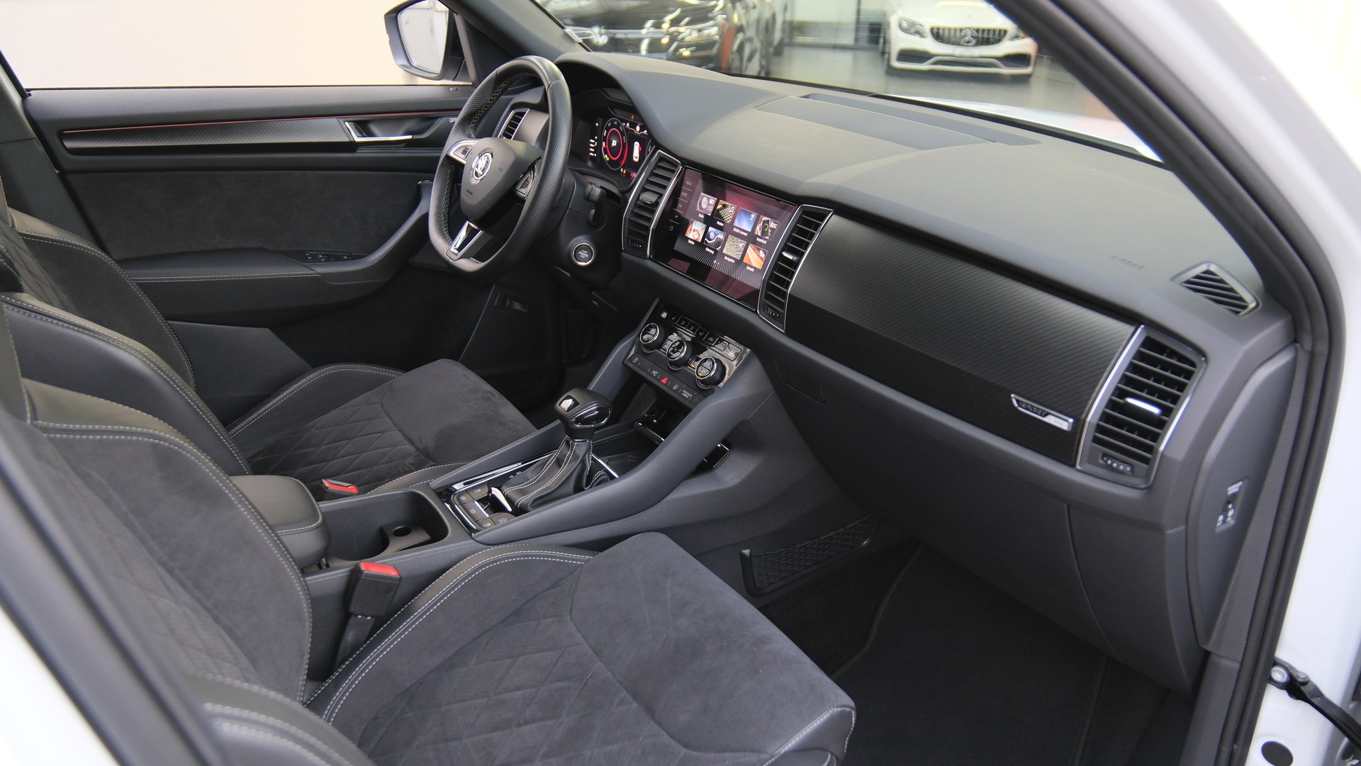SKODA Kodiaq 2.0 TSI 4x4 Sport Line-image-11