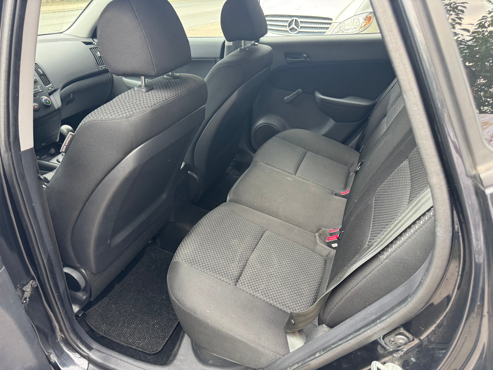 HYUNDAI i30 1.4 Comfort-image-9