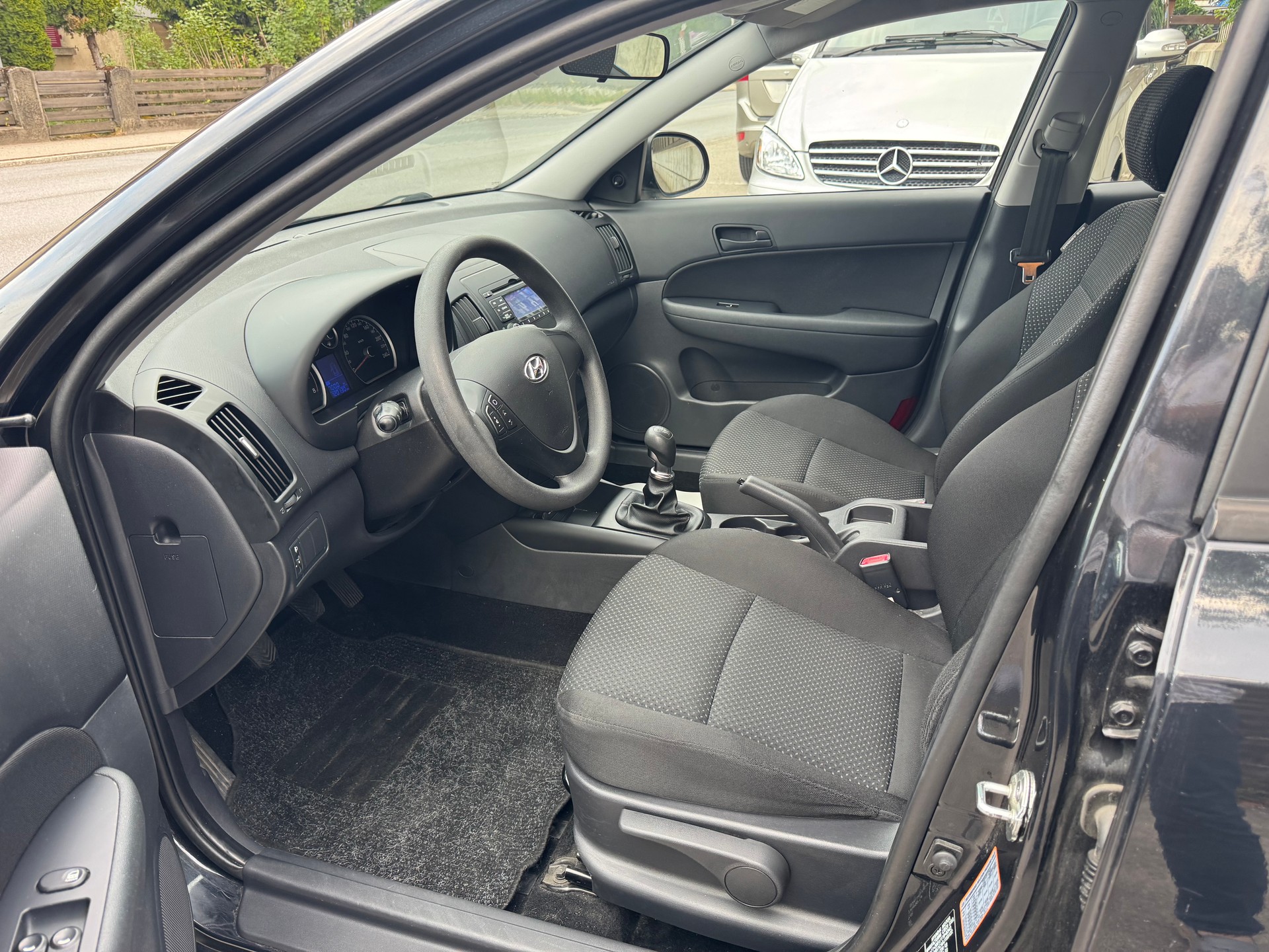 HYUNDAI i30 1.4 Comfort-image-8