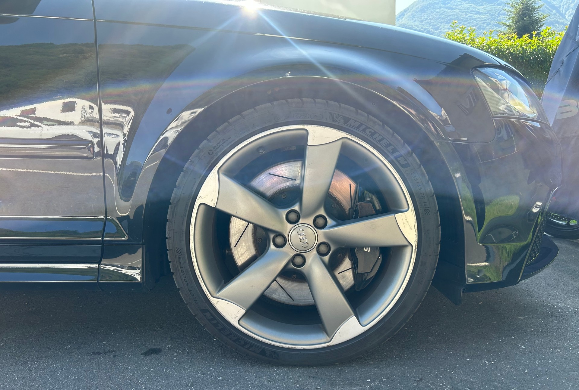 AUDI 2.5 T FSI quattro S-Tronic-image-4