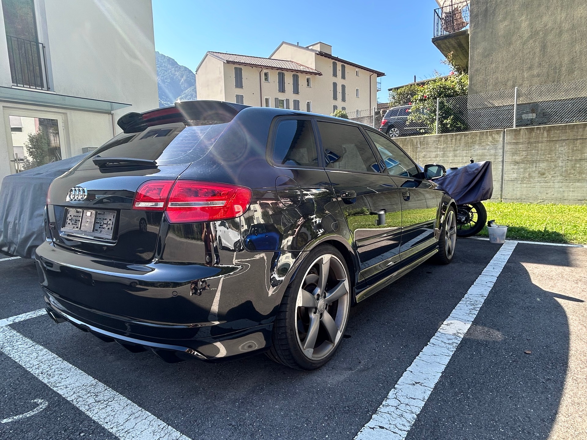AUDI 2.5 T FSI quattro S-Tronic-image-3
