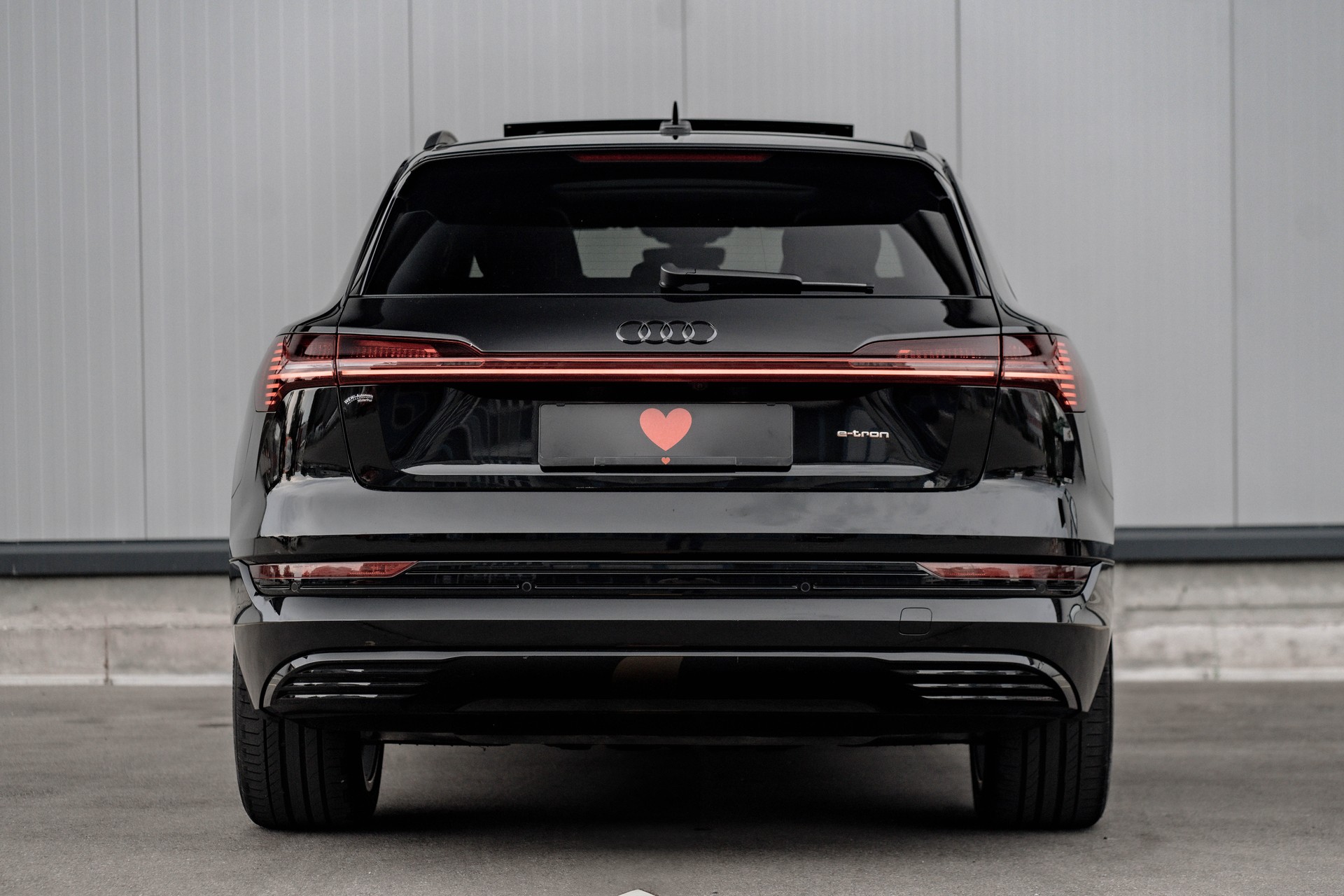 AUDI e-tron 55 Advanced quattro * S-Line * FRISCH AB MFK * TRAUMHAFTE AUSSTATTUNG * SOH 93,3% *-image-5