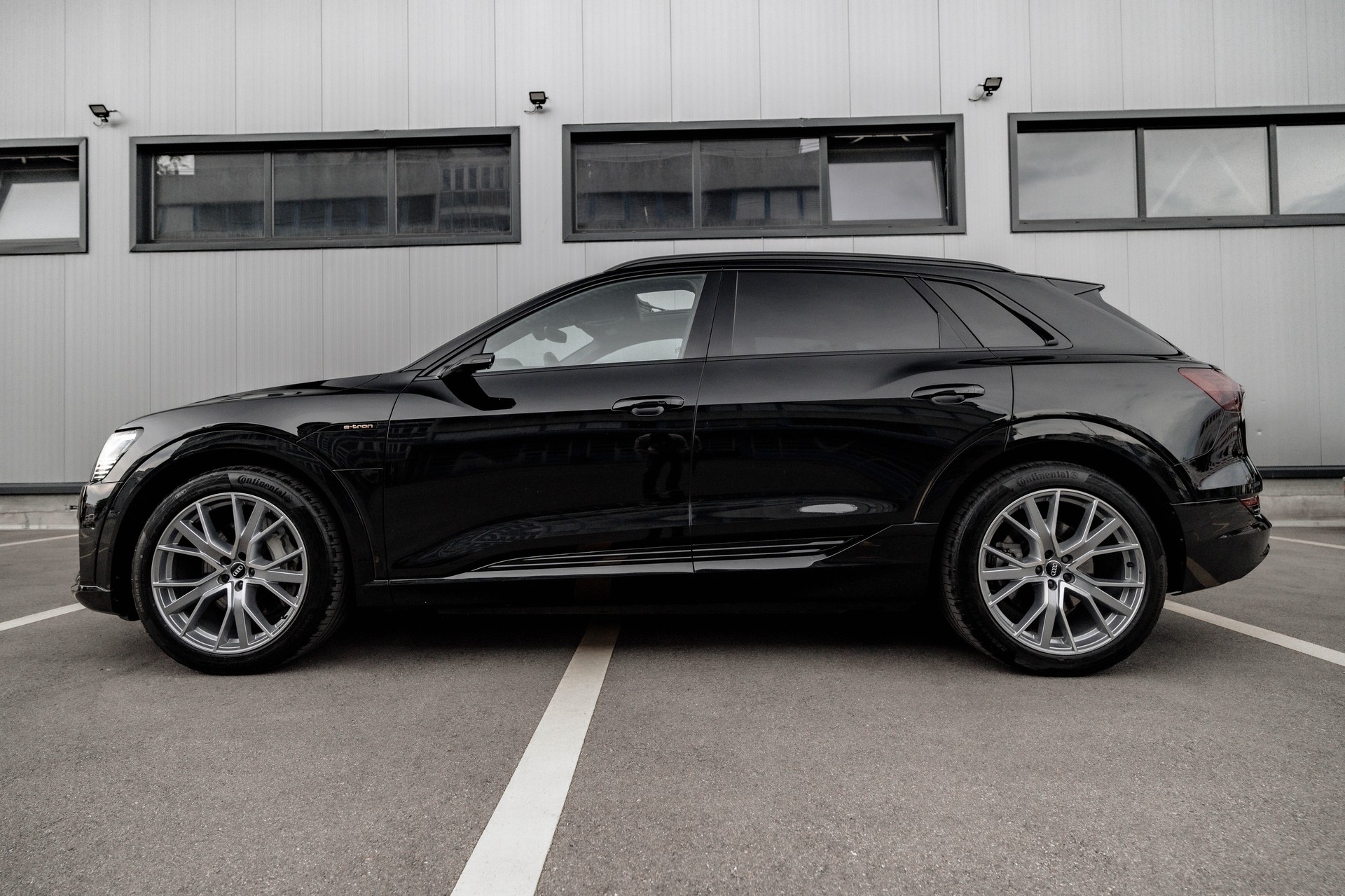 AUDI e-tron 55 Advanced quattro * S-Line * FRISCH AB MFK * TRAUMHAFTE AUSSTATTUNG * SOH 93,3% *-image-7