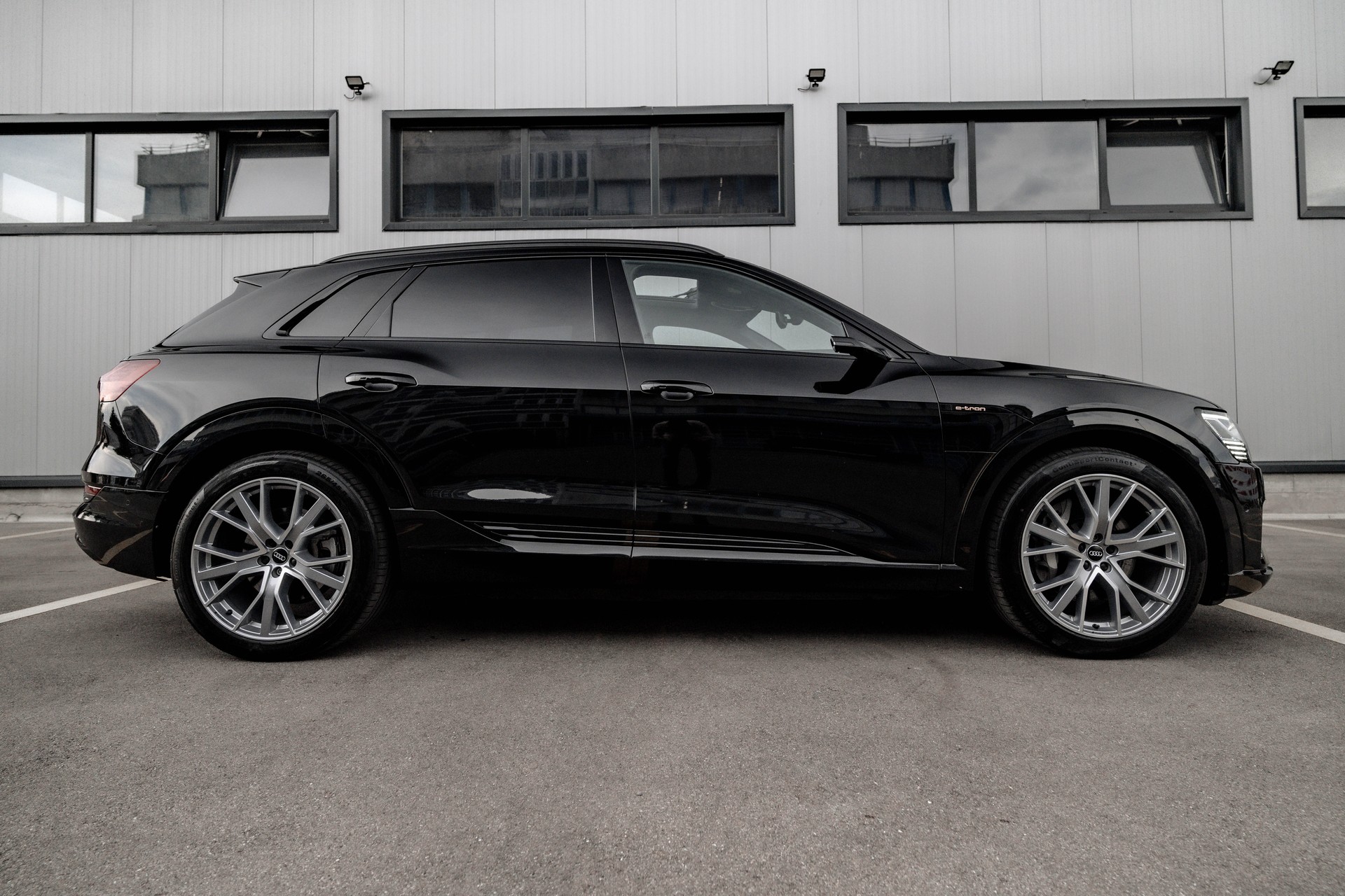 AUDI e-tron 55 Advanced quattro * S-Line * FRISCH AB MFK * TRAUMHAFTE AUSSTATTUNG * SOH 93,3% *-image-3