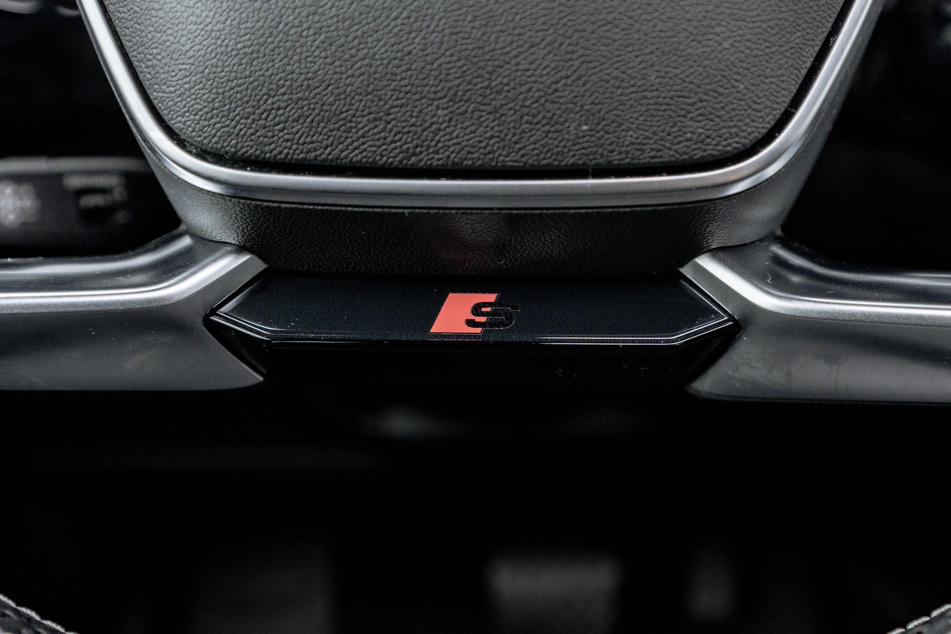 AUDI e-tron 55 Advanced quattro * S-Line * FRISCH AB MFK * TRAUMHAFTE AUSSTATTUNG * SOH 93,3% *-image-12