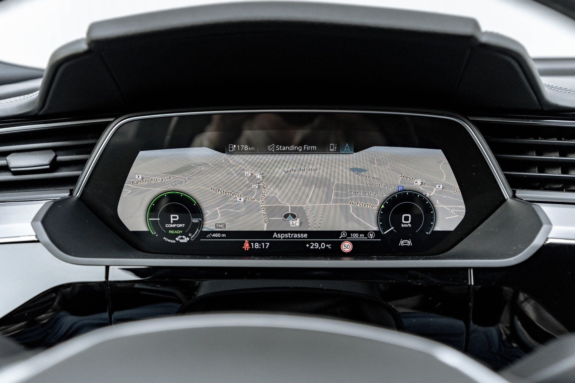 AUDI e-tron 55 Advanced quattro * S-Line * FRISCH AB MFK * TRAUMHAFTE AUSSTATTUNG * SOH 93,3% *-image-13