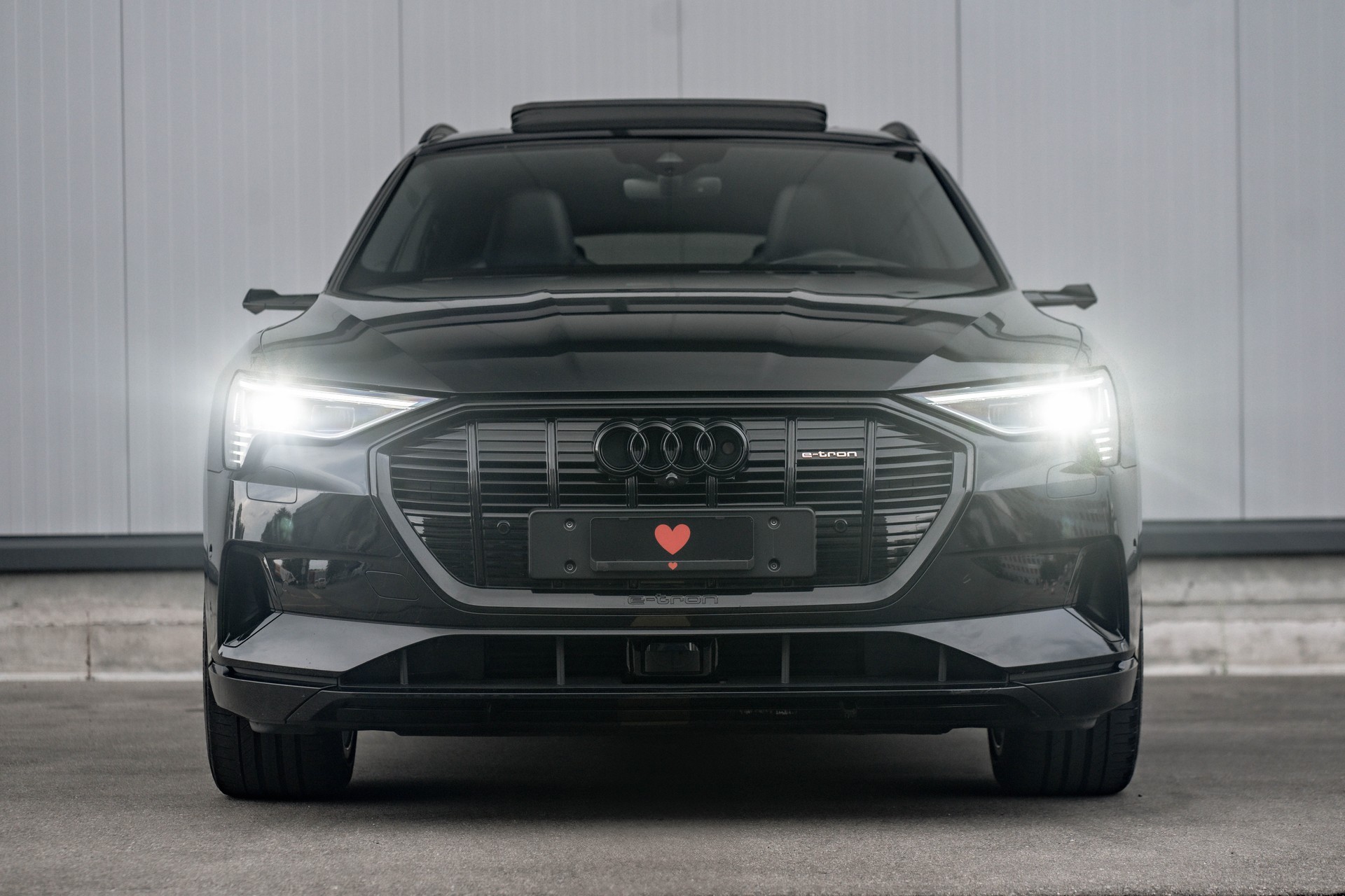 AUDI e-tron 55 Advanced quattro * S-Line * FRISCH AB MFK * TRAUMHAFTE AUSSTATTUNG * SOH 93,3% *-image-1