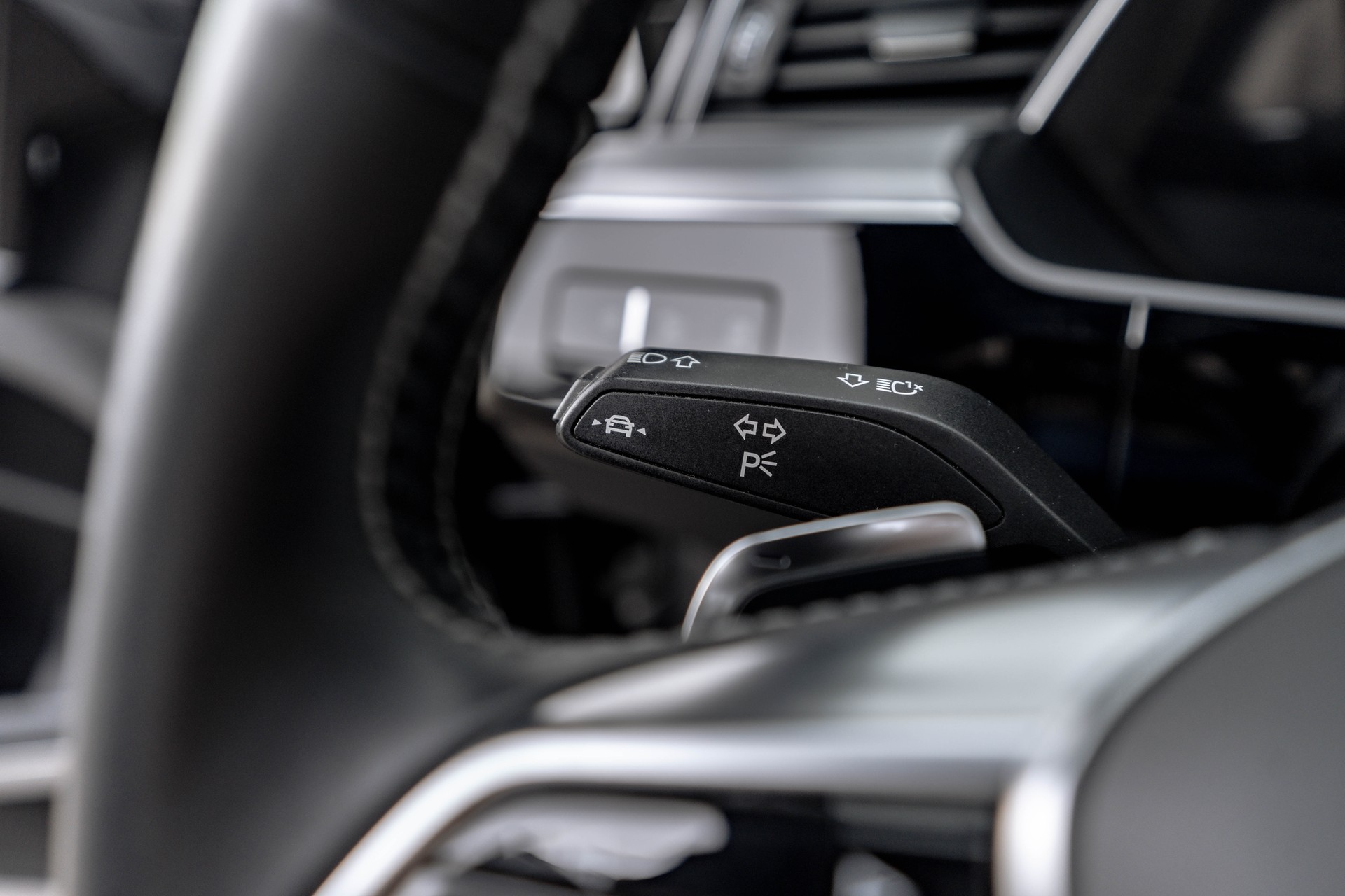 AUDI e-tron 55 Advanced quattro * S-Line * FRISCH AB MFK * TRAUMHAFTE AUSSTATTUNG * SOH 93,3% *-image-15