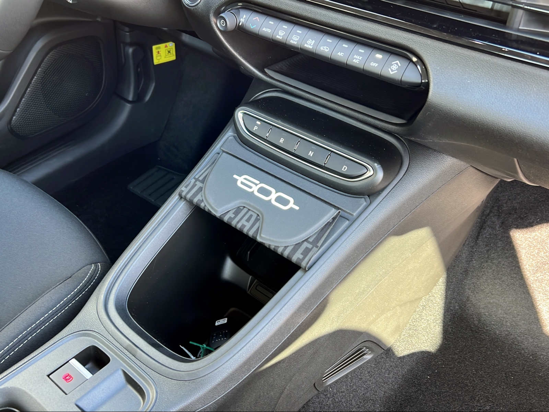 FIAT 600 1.2 Hybrid Icon Swiss Edition-image-10