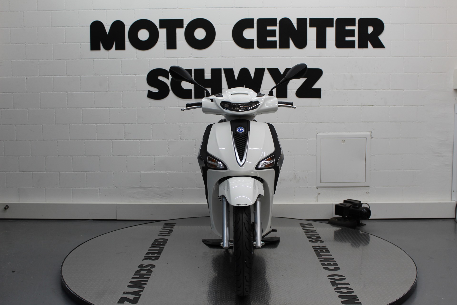 PIAGGIO Liberty 125 Sport E5+-showroom-element-2
