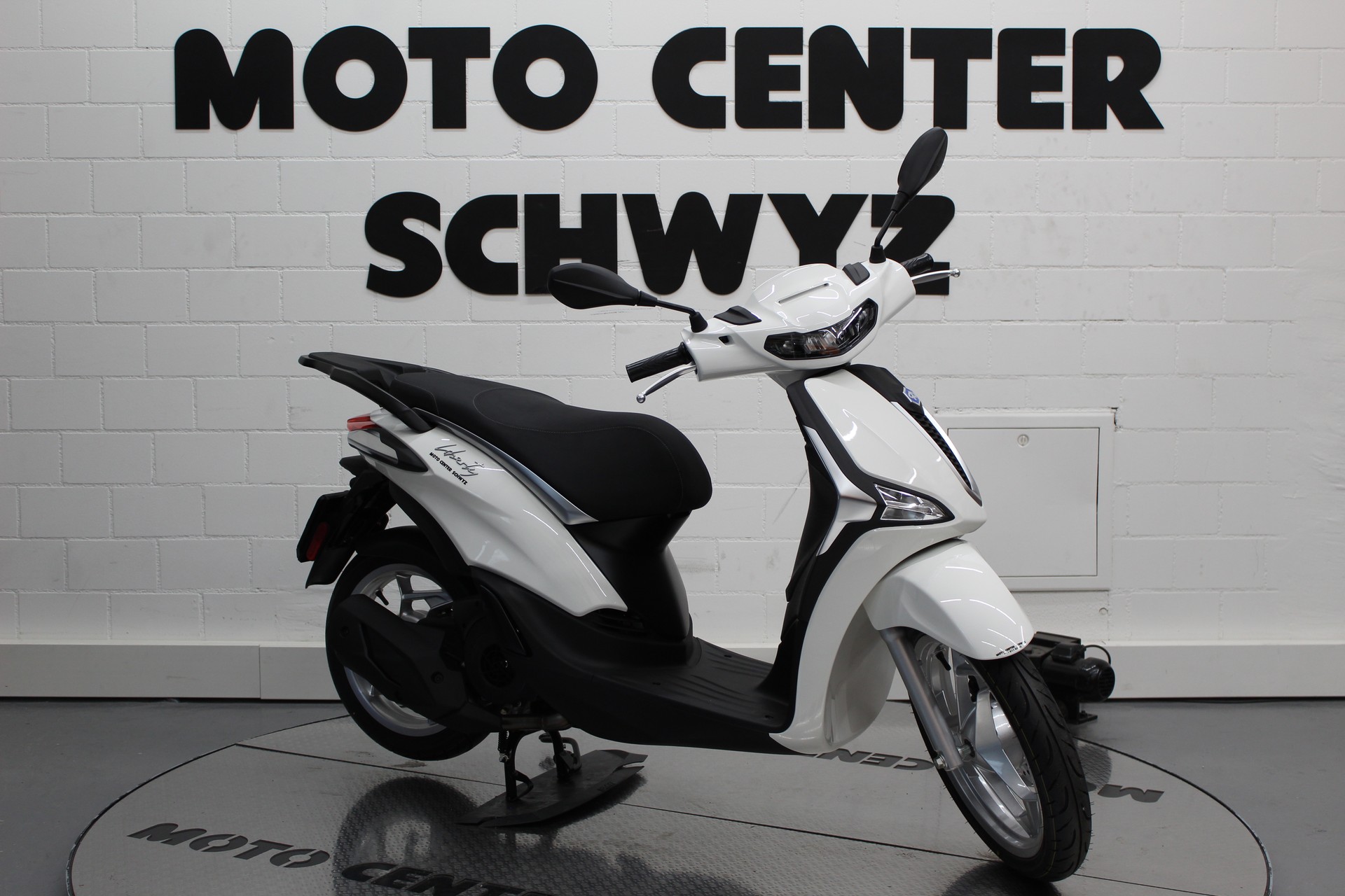 PIAGGIO Liberty 125 Sport E5+-showroom-element-1