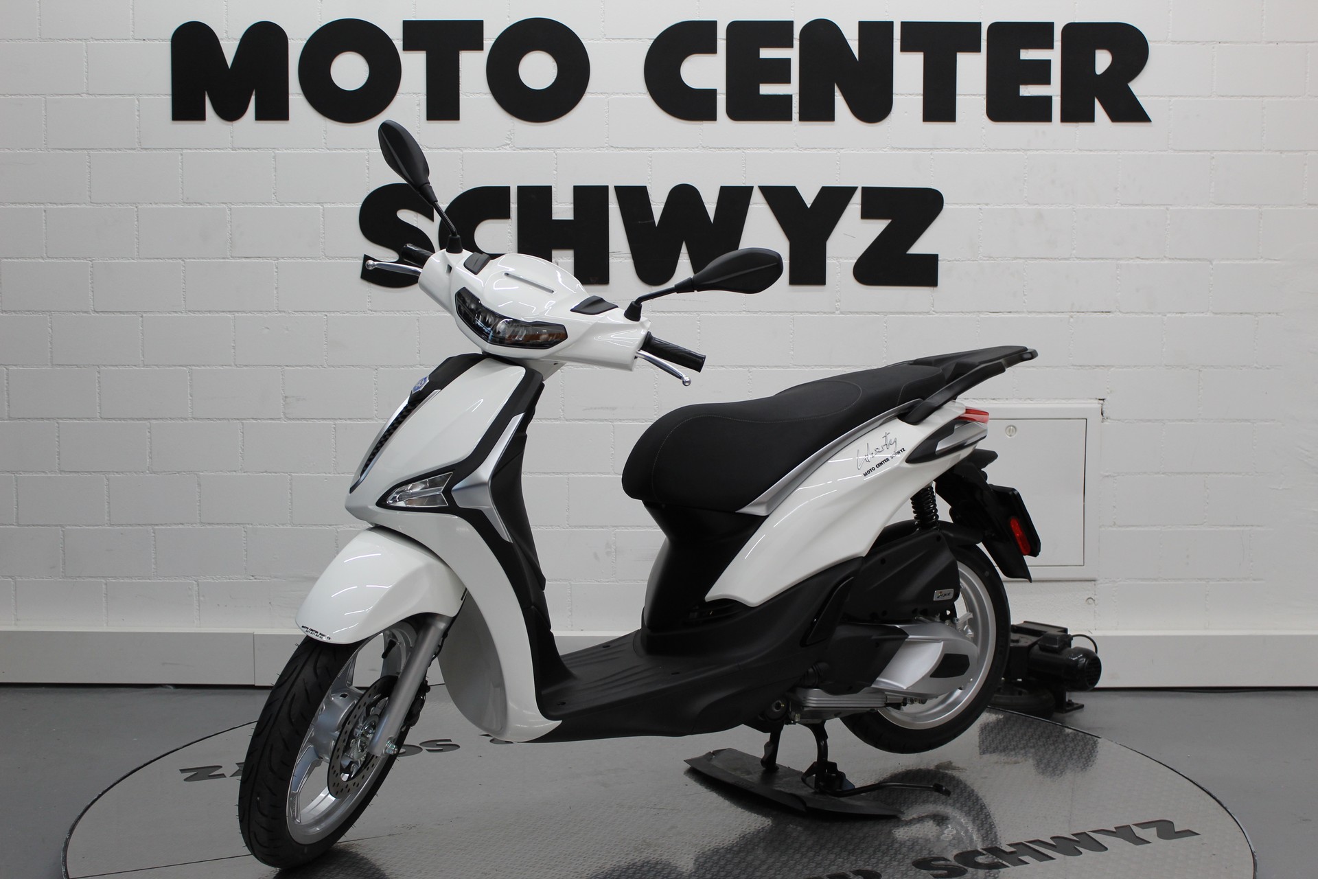 PIAGGIO Liberty 125 Sport E5+-showroom-element-3