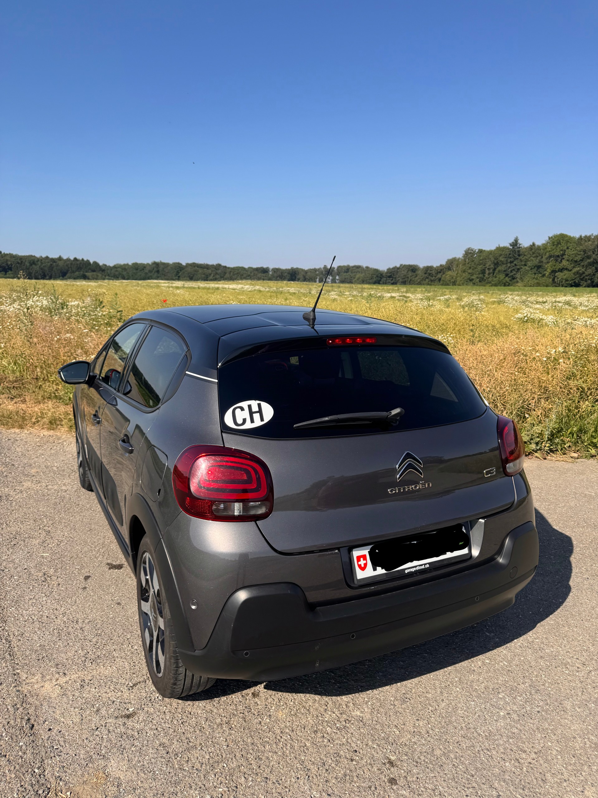 CITROEN 1.2 PureTech Shine-image-1