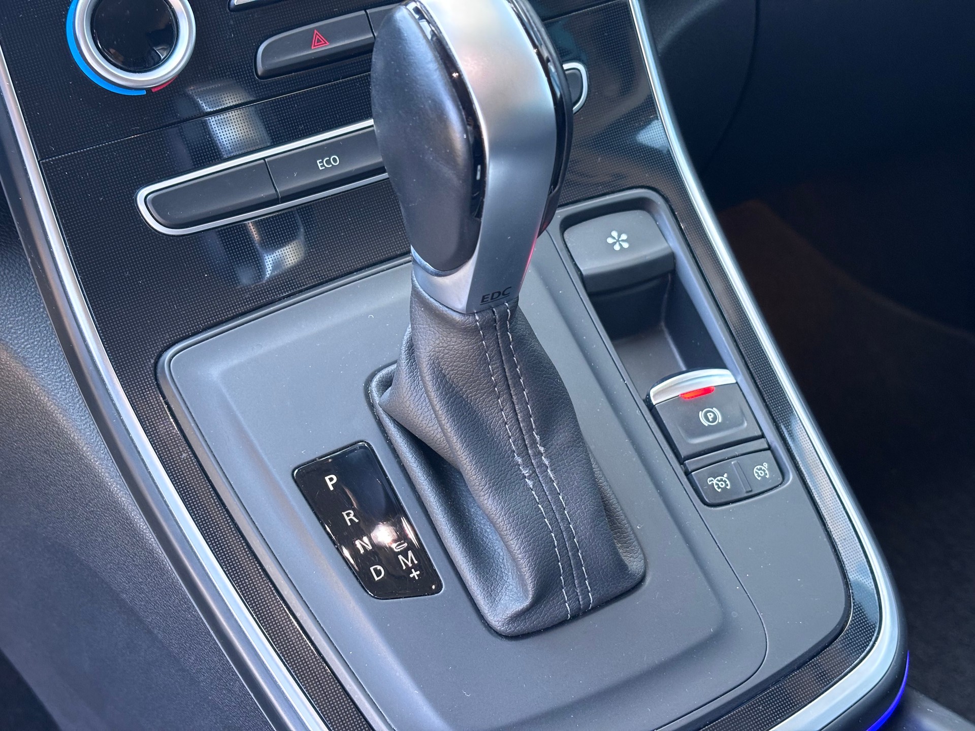 RENAULT Grand Scénic 1.5 dCi Bose EDC *7 places*-image-22