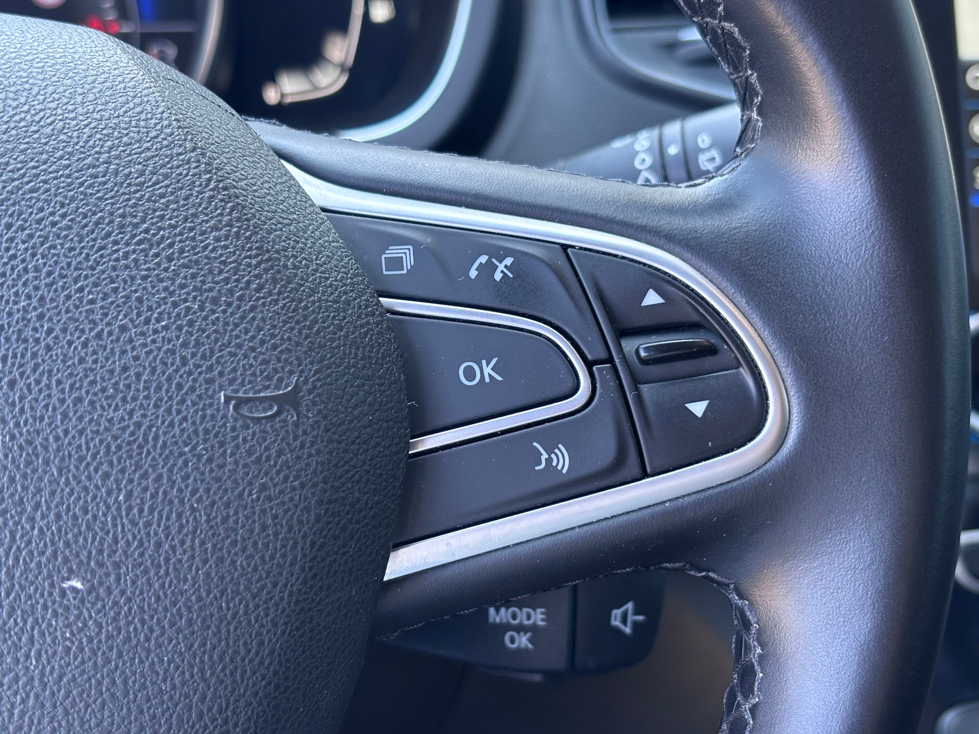 RENAULT Grand Scénic 1.5 dCi Bose EDC *7 places*-image-20
