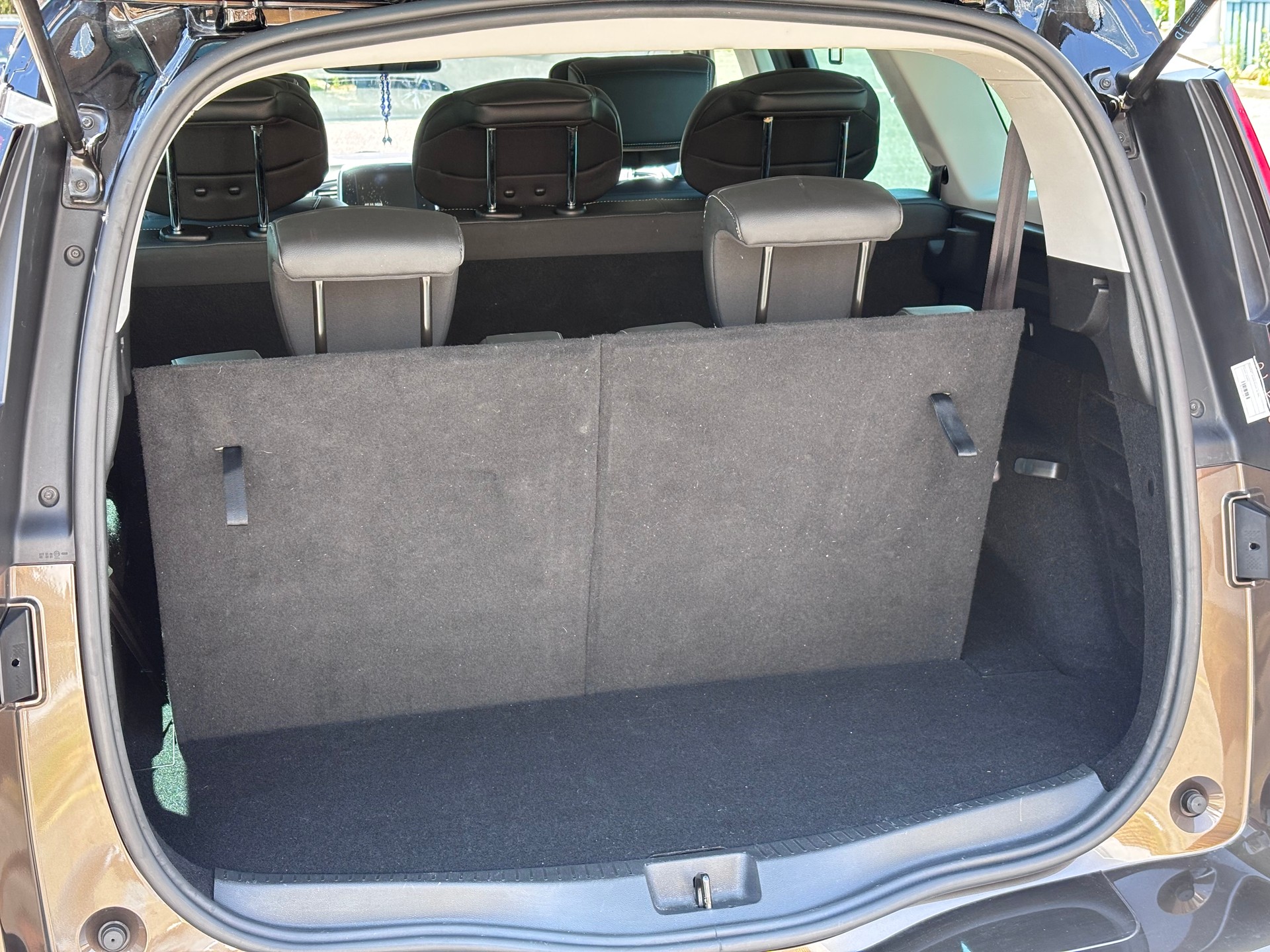 RENAULT Grand Scénic 1.5 dCi Bose EDC *7 places*-image-7
