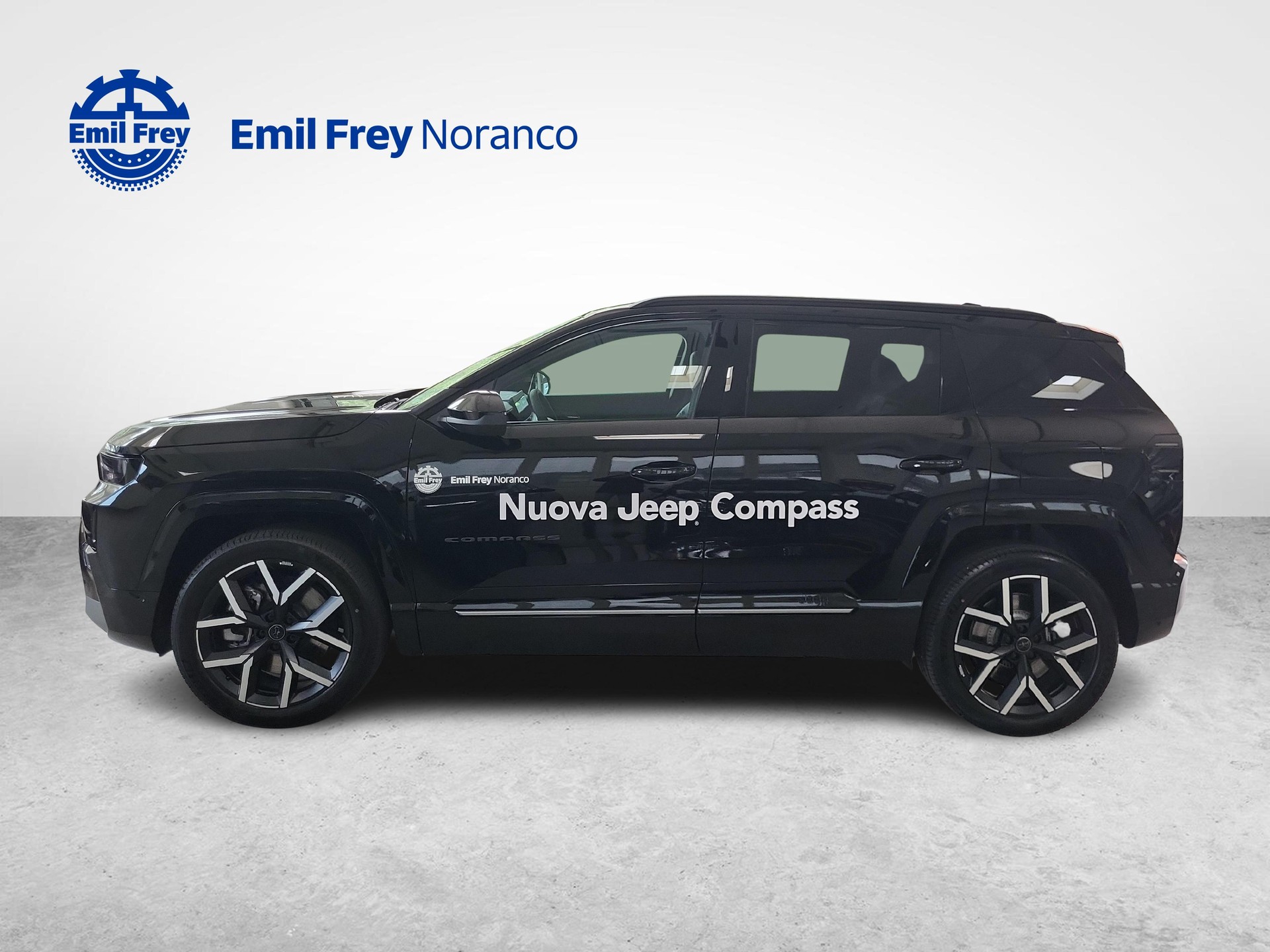 JEEP NEW Compass First Edition - Full Electric - Ruote invernali incluse - Leasing da 1,99%!!-showroom-element-1