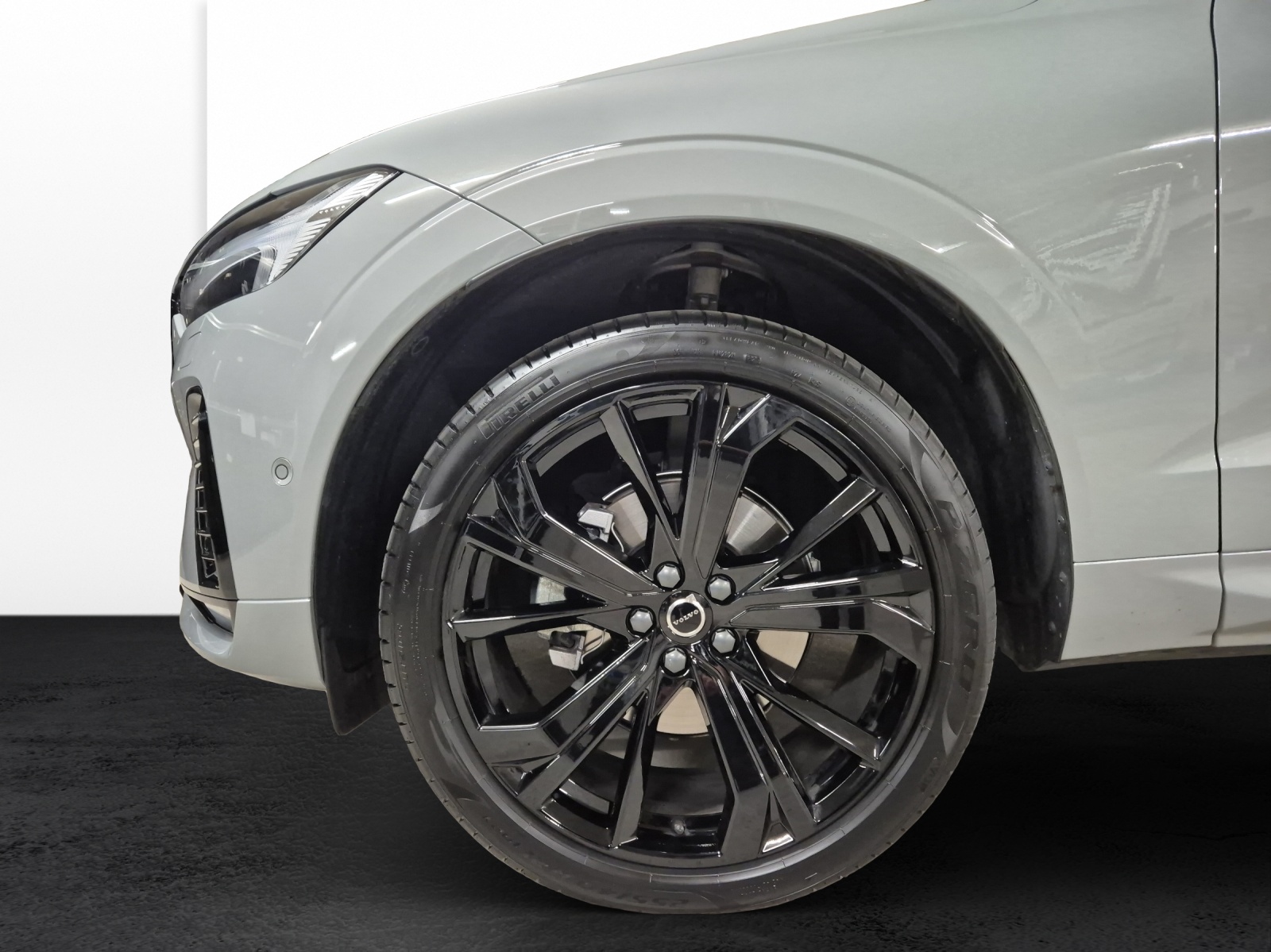 VOLVO XC60 2.0 B5 MH Black Edition AWD-image-19