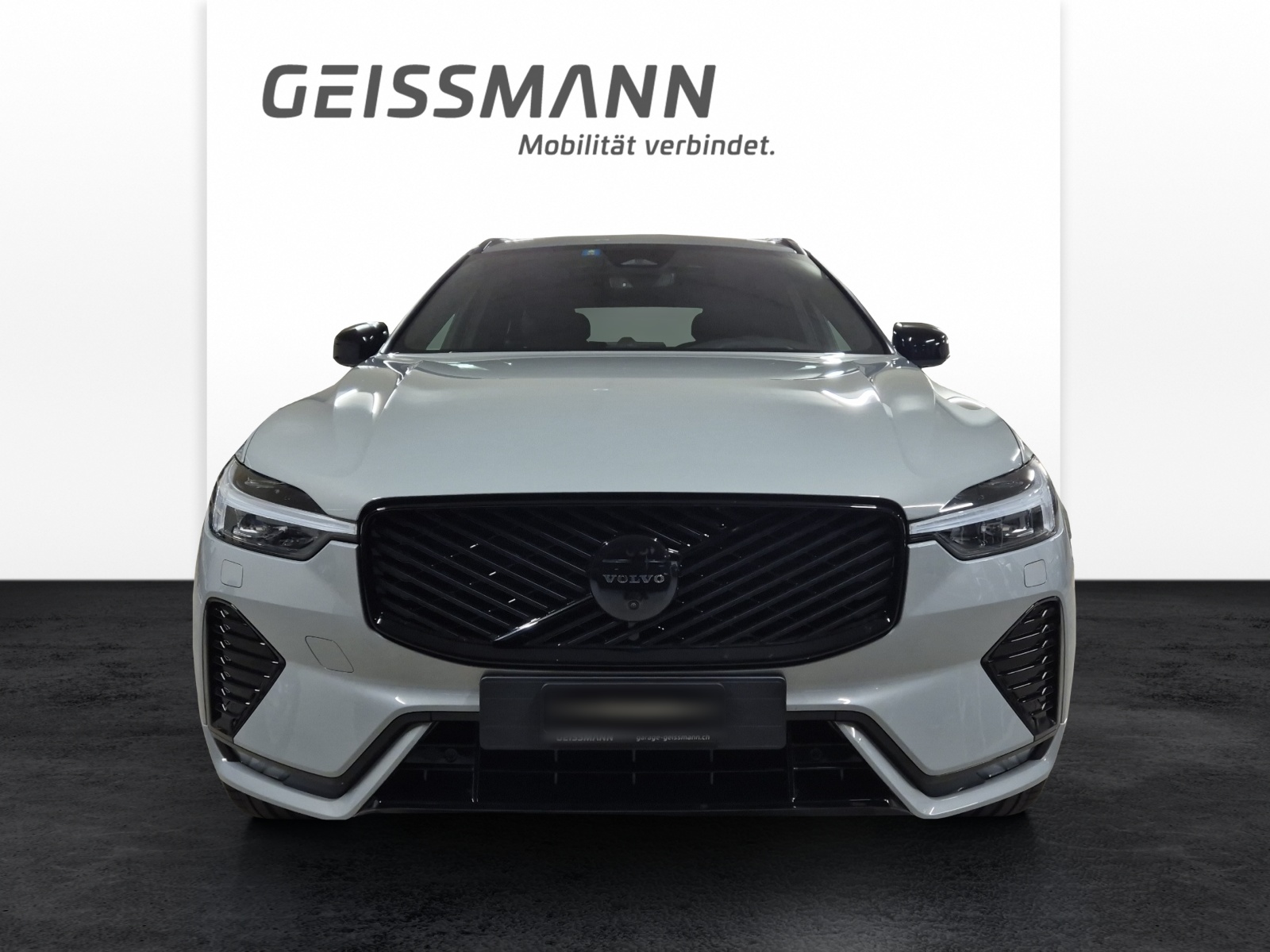 VOLVO XC60 2.0 B5 MH Black Edition AWD-image-4