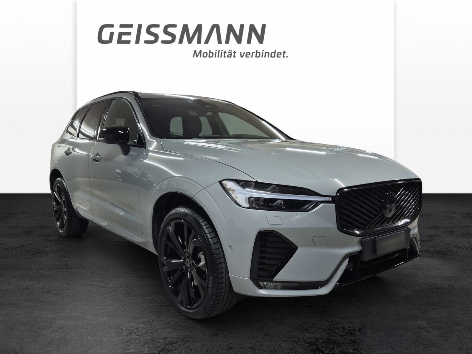 VOLVO XC60 2.0 B5 MH Black Edition AWD-showroom-element-1
