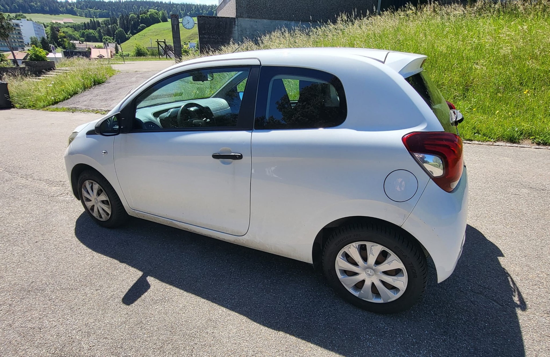 PEUGEOT 1.0 VTi Allure Top-image-3