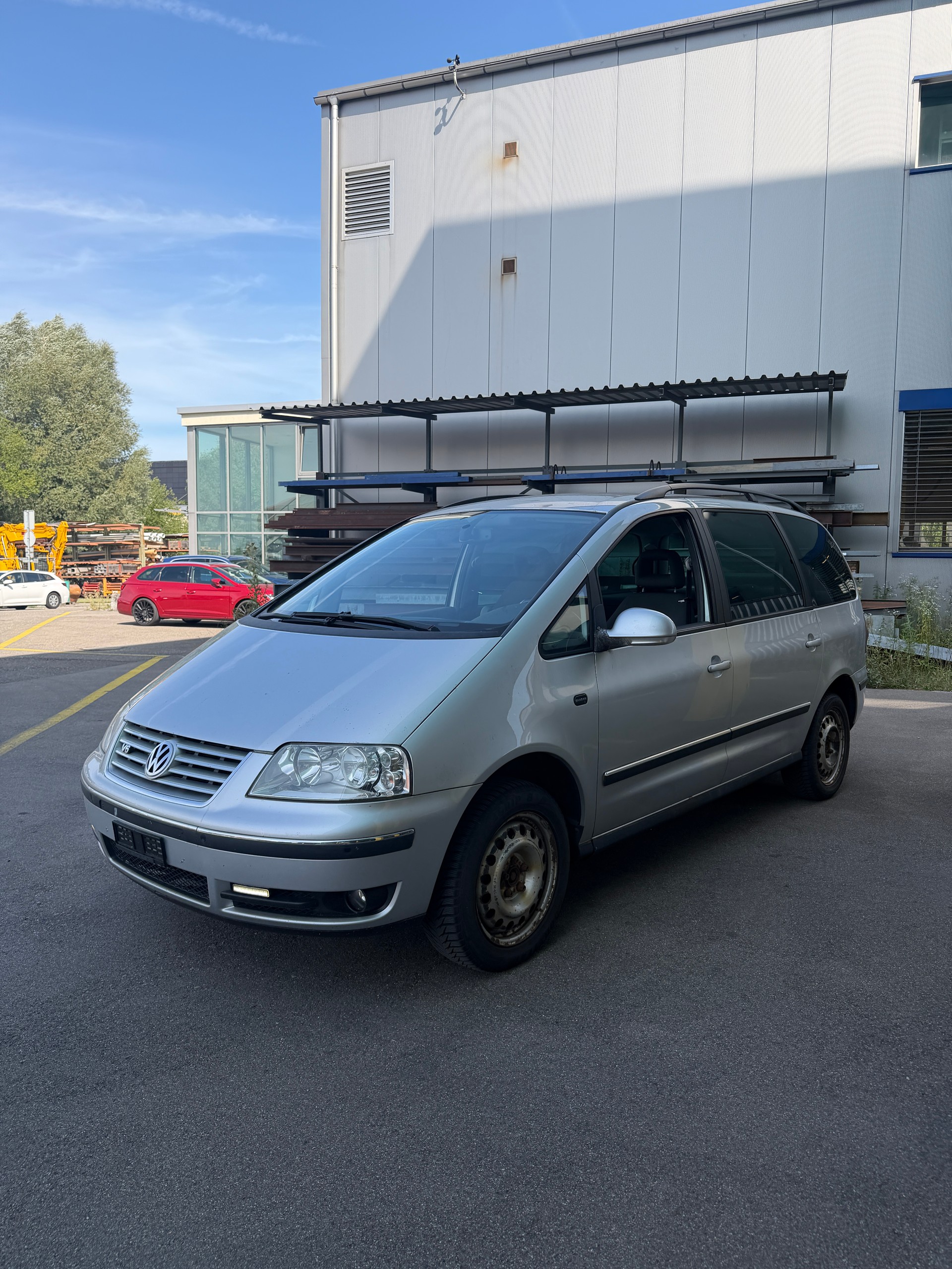 VW Sharan 2.8 V6 Sportline 4Motion-image-2