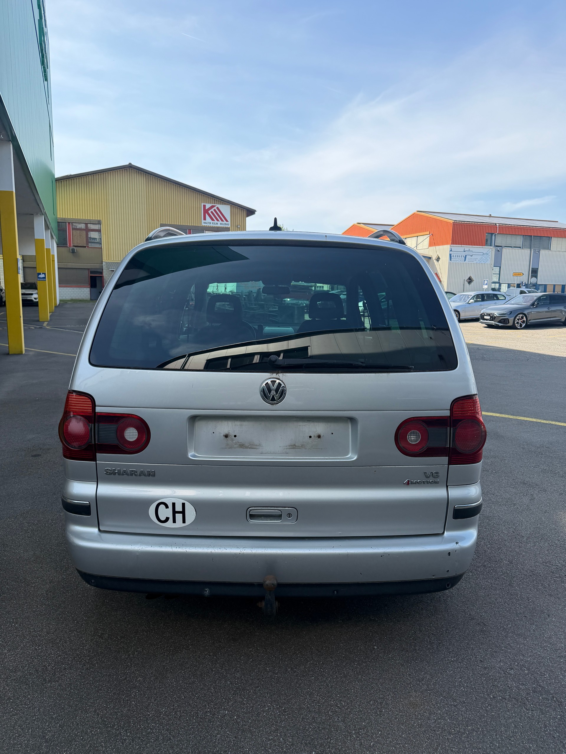 VW Sharan 2.8 V6 Sportline 4Motion-image-5