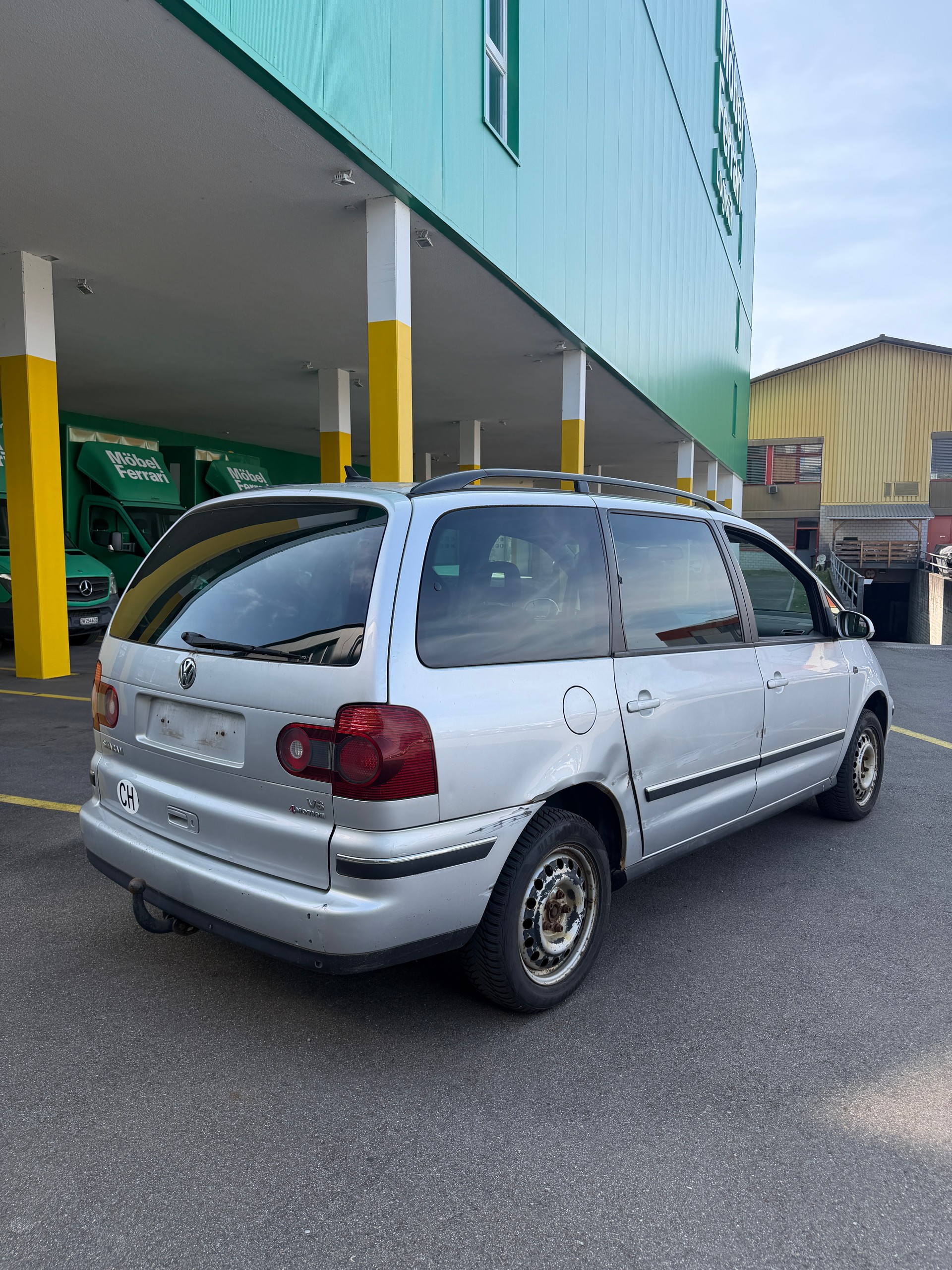 VW Sharan 2.8 V6 Sportline 4Motion-image-6