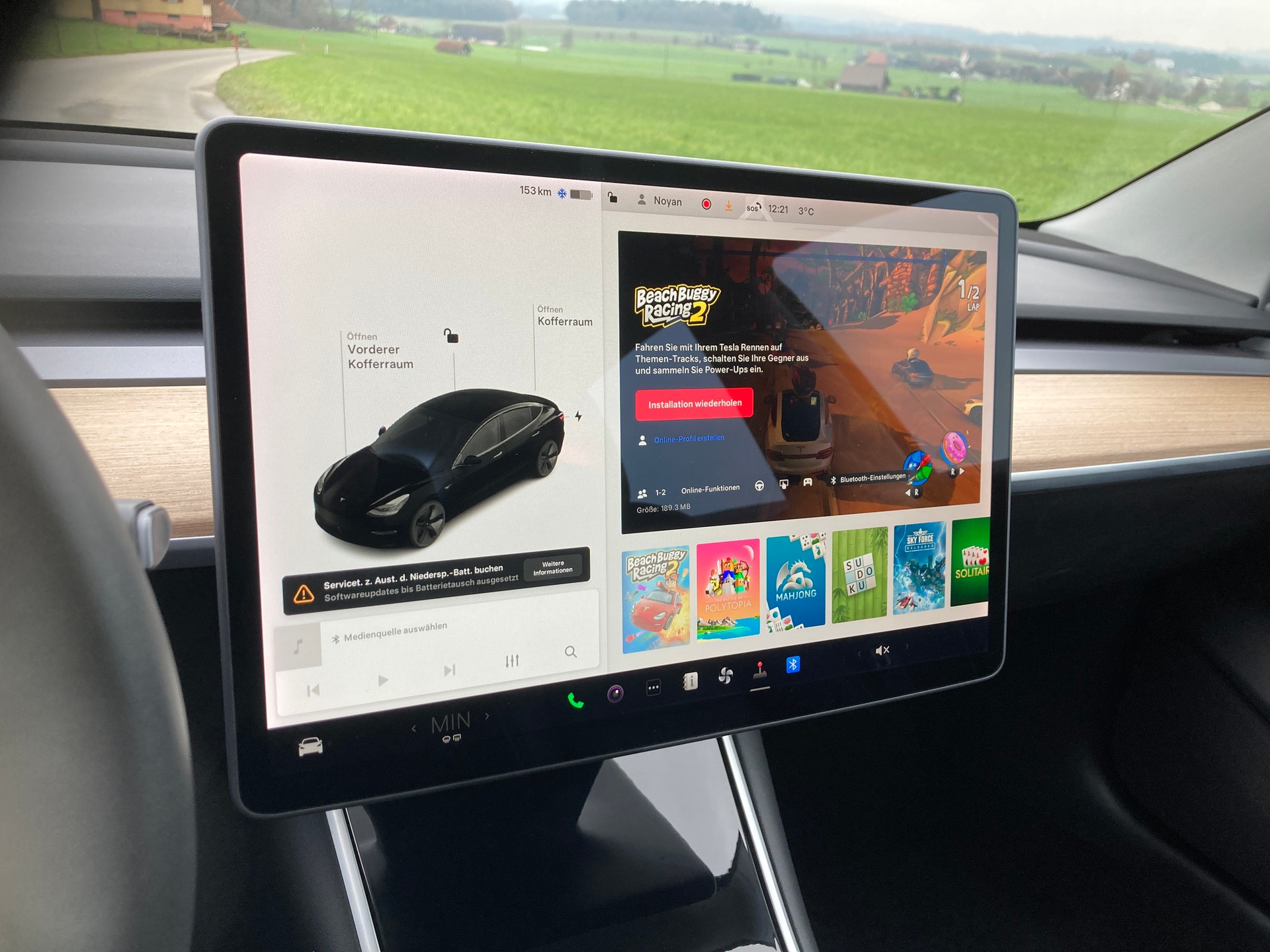 TESLA Model 3-image-11