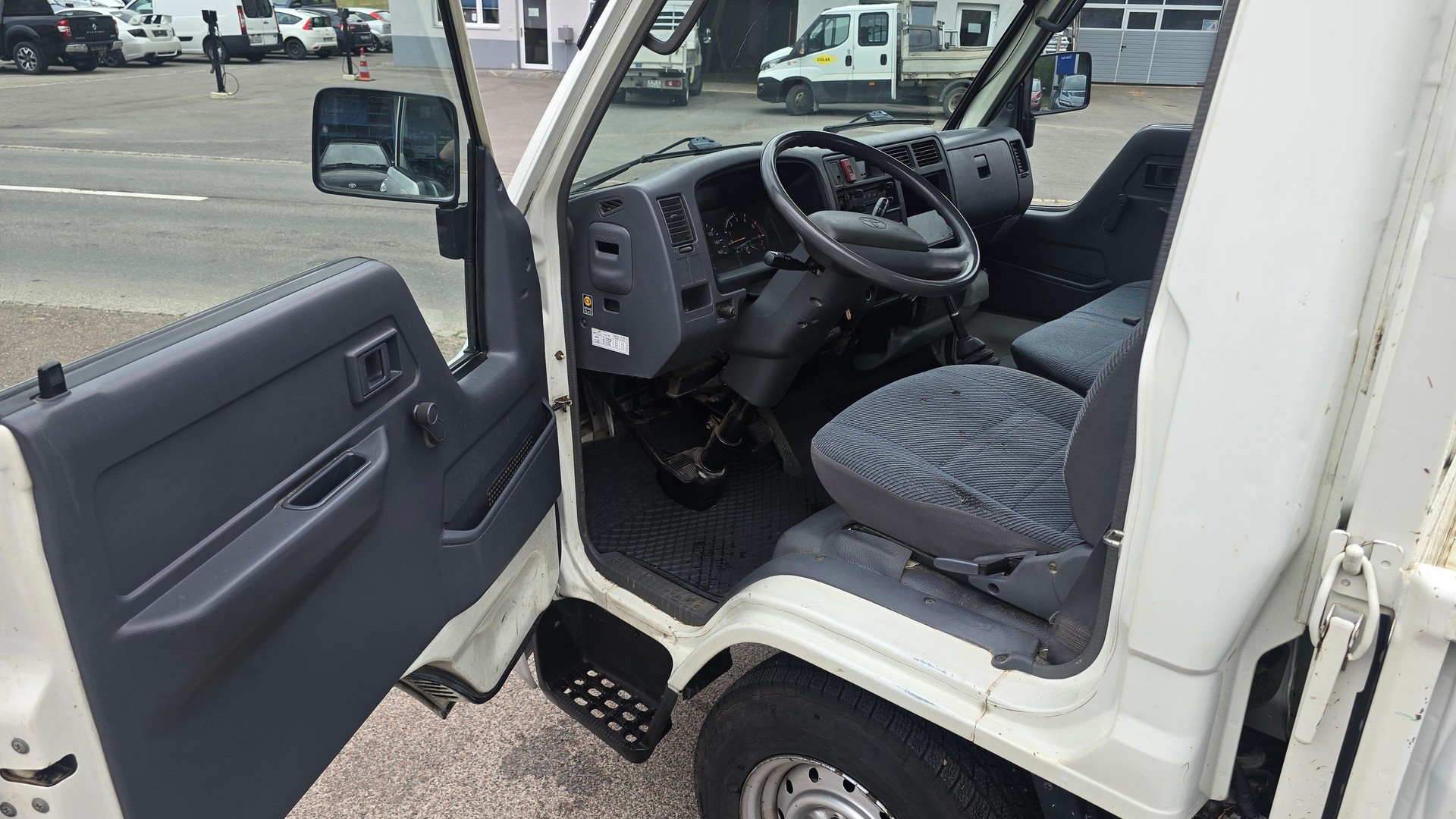 TOYOTA Dyna 100 Pick-up 2.4 D-image-9