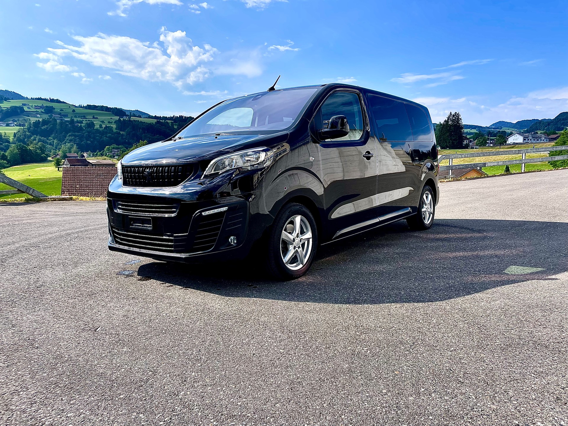 PEUGEOT 2.0 BlueHDi 180 Active S/S-image-0
