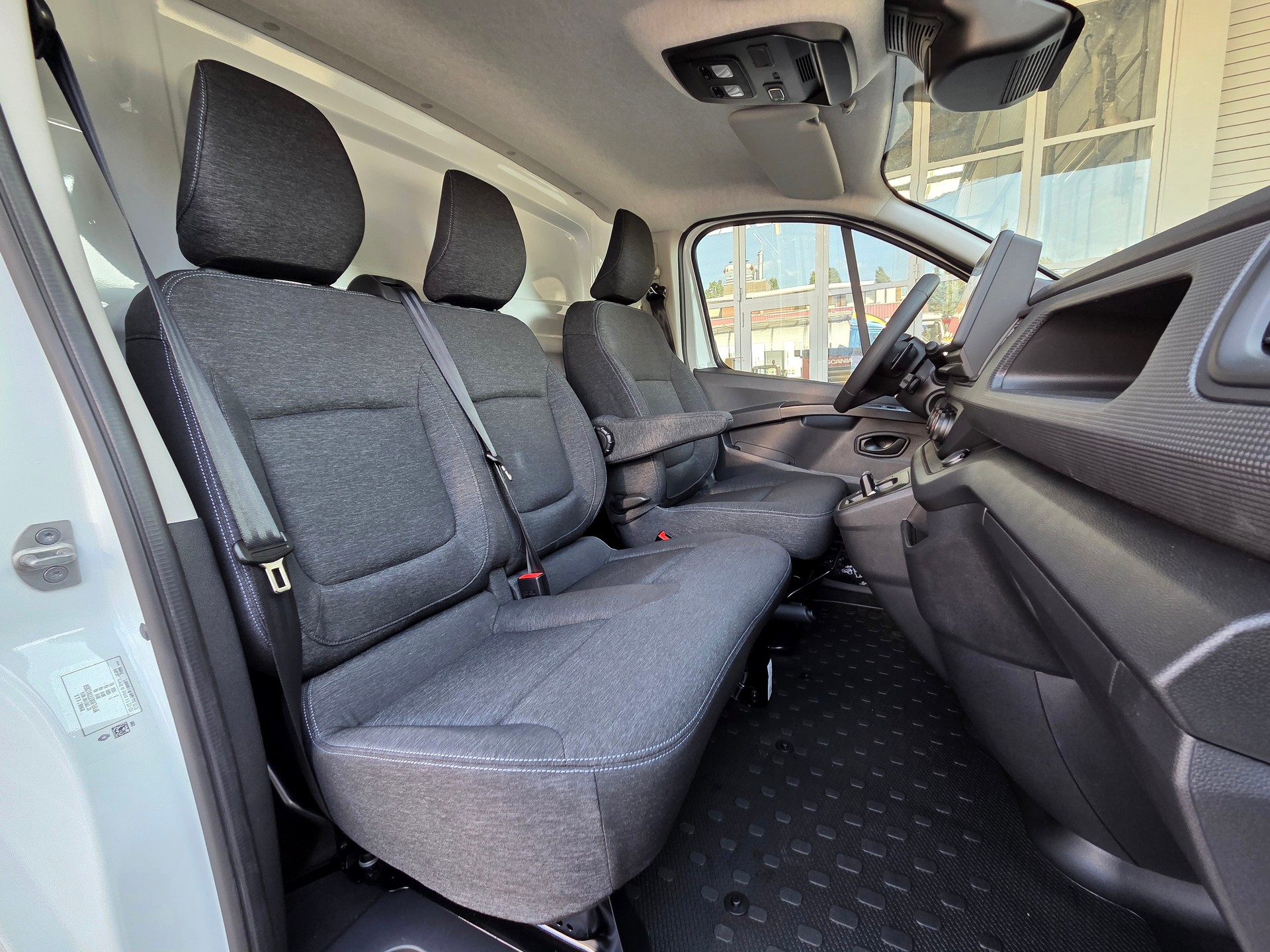 RENAULT Trafic Kaw. 3.0 t L1 H1 2.0 dCi Blue 150 Advance-image-17