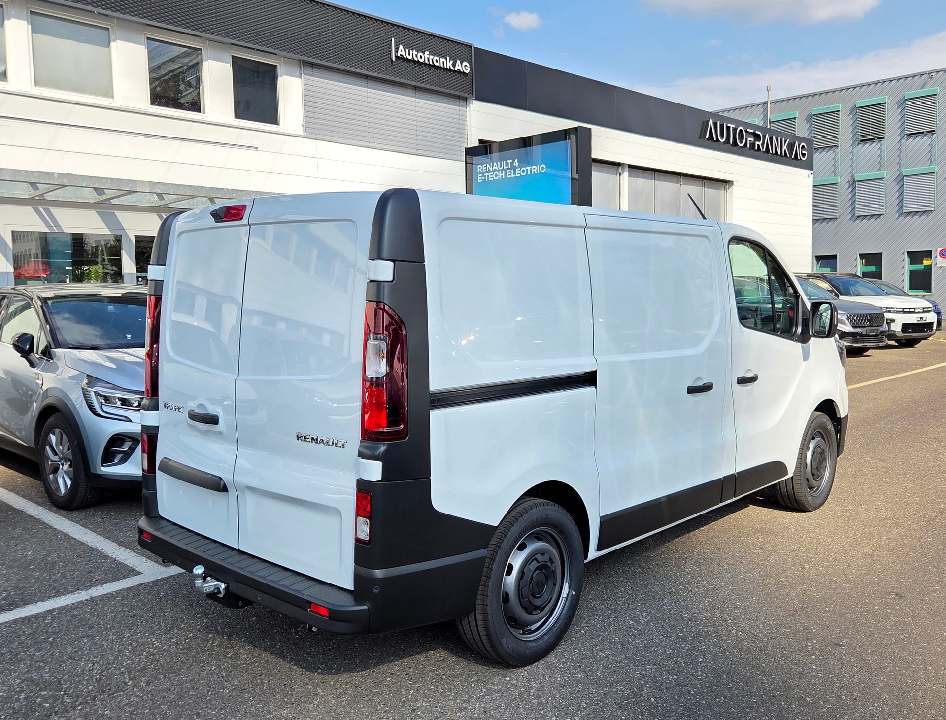 RENAULT Trafic Kaw. 3.0 t L1 H1 2.0 dCi Blue 150 Advance-image-2