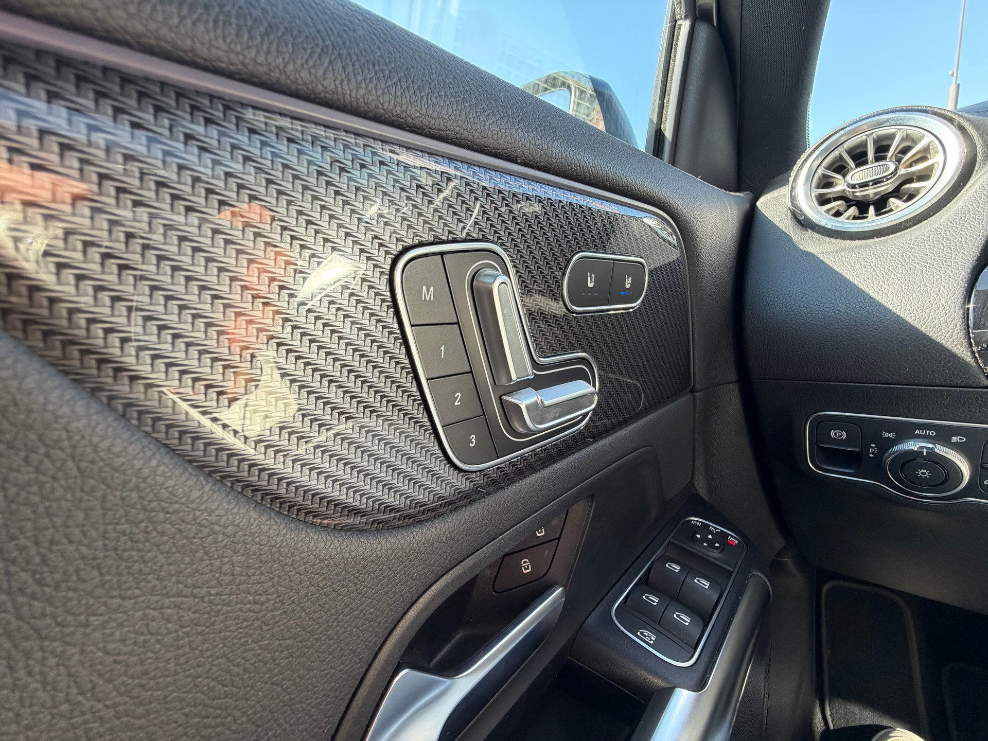 MERCEDES-BENZ GLA 35 AMG 4Matic 8G-Speedshift DCT-image-27