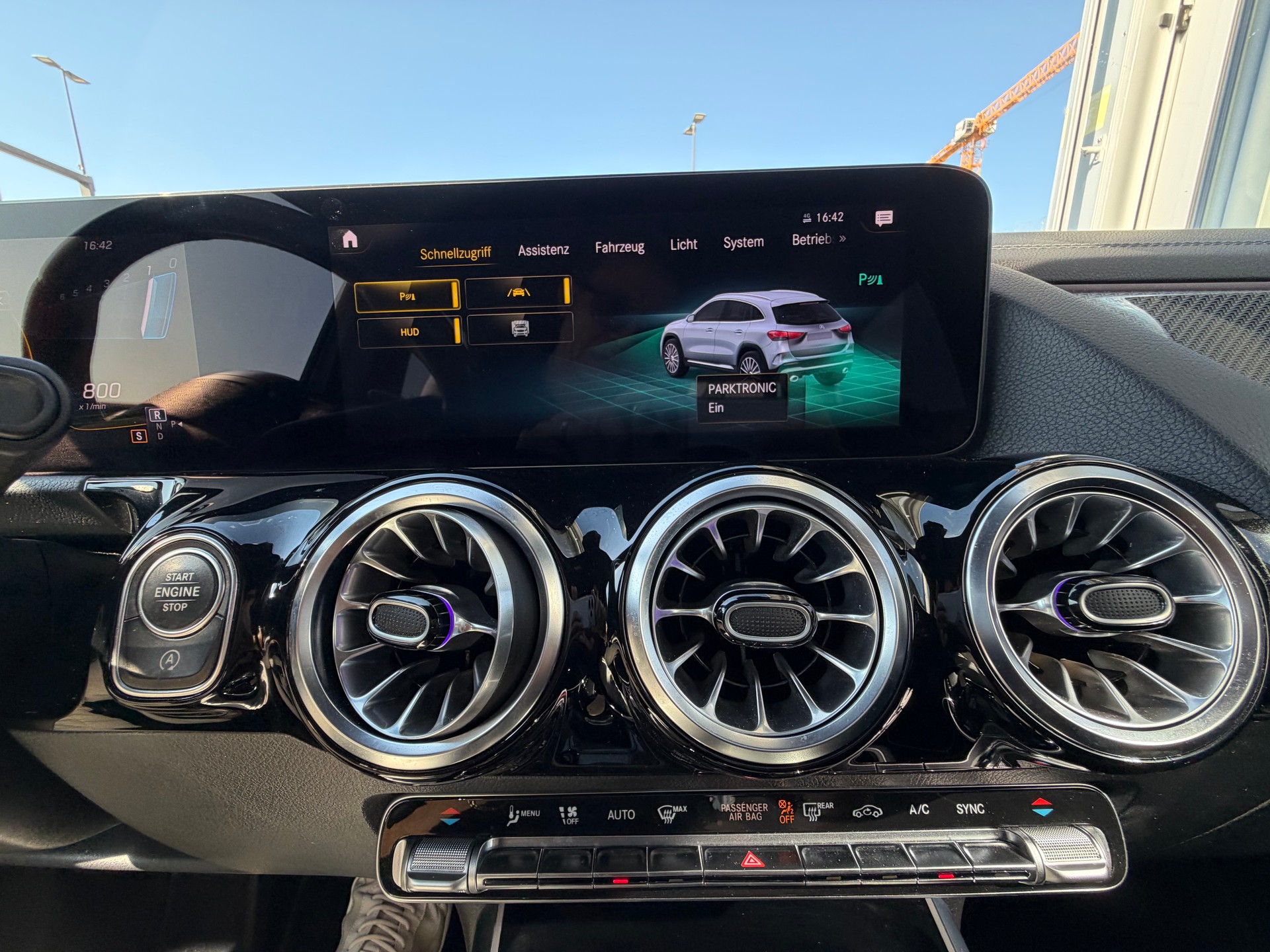 MERCEDES-BENZ GLA 35 AMG 4Matic 8G-Speedshift DCT-image-22