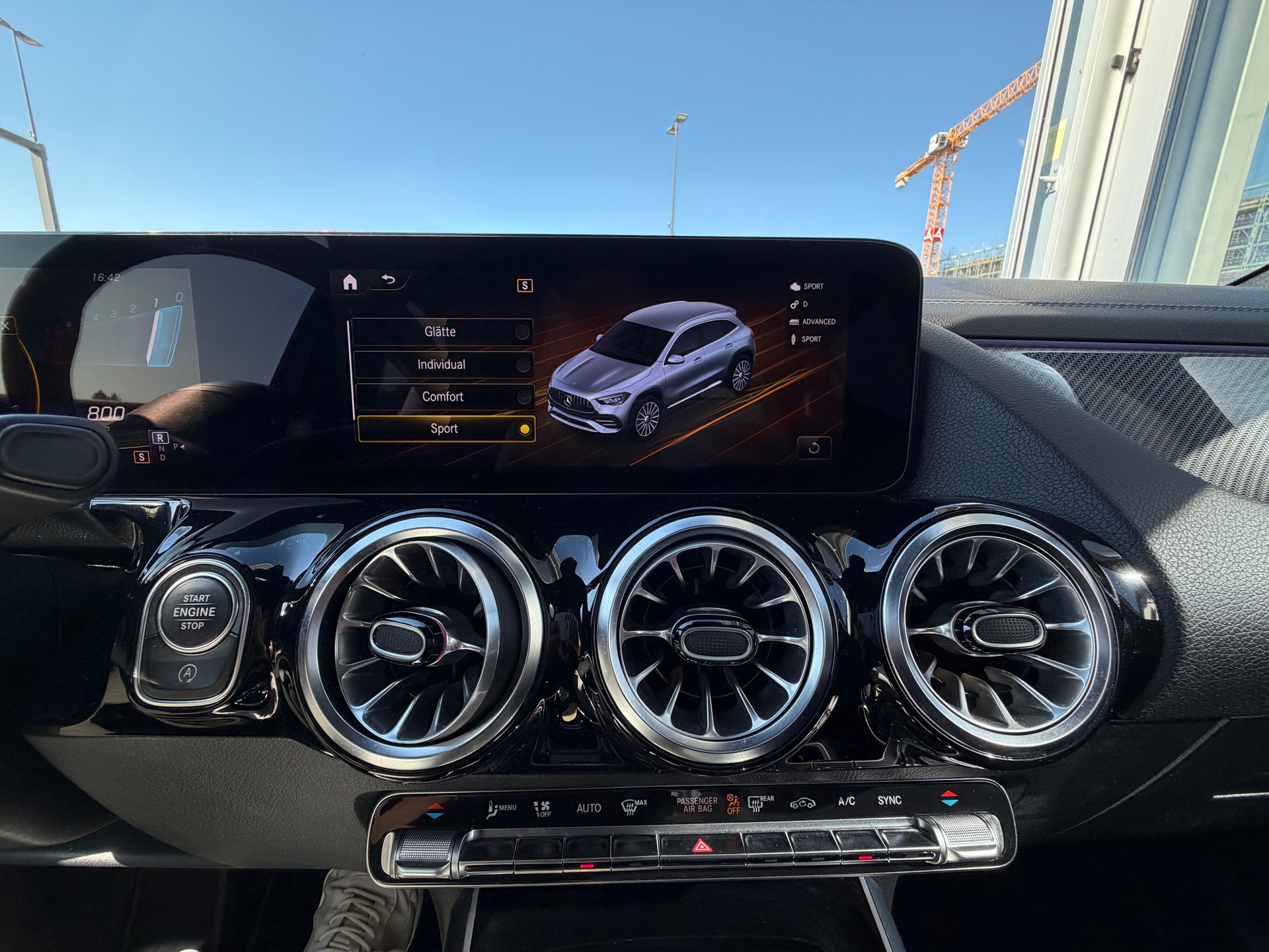 MERCEDES-BENZ GLA 35 AMG 4Matic 8G-Speedshift DCT-image-18