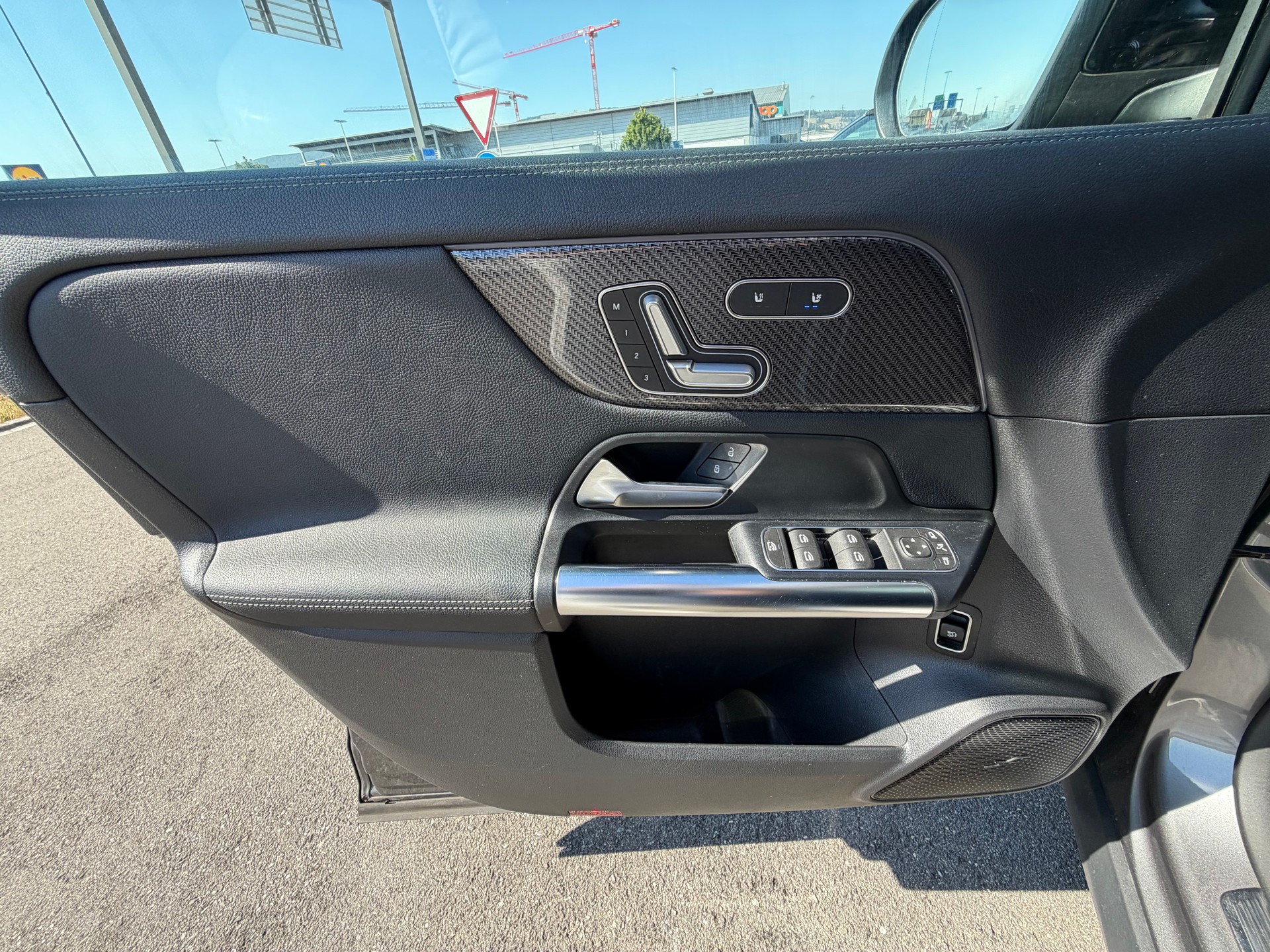 MERCEDES-BENZ GLA 35 AMG 4Matic 8G-Speedshift DCT-image-15