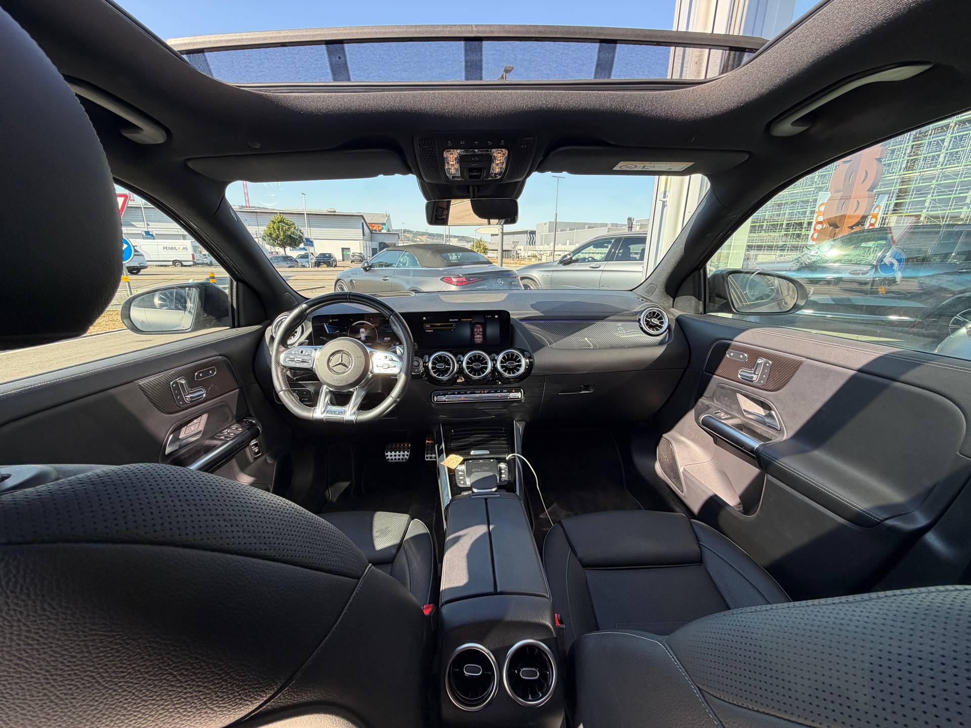 MERCEDES-BENZ GLA 35 AMG 4Matic 8G-Speedshift DCT-image-12