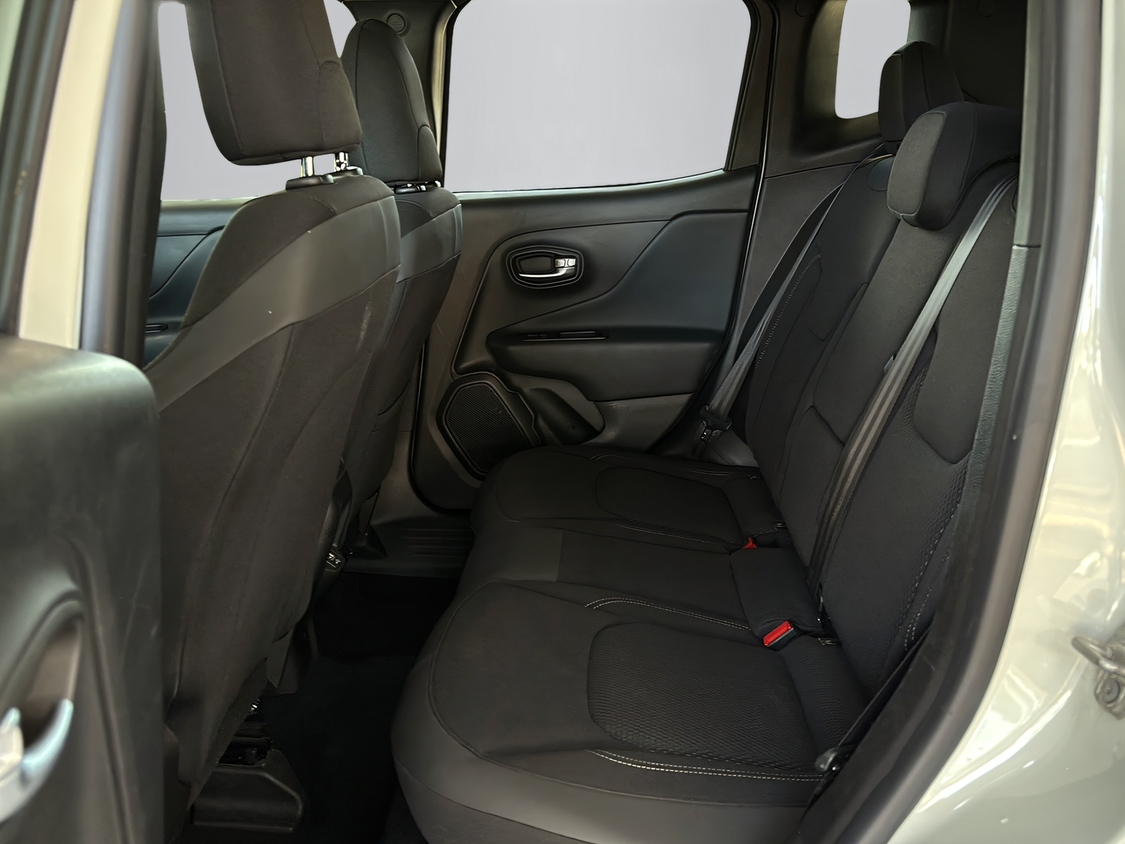 JEEP Renegade 1.3 Turbo Limited AWD-image-6