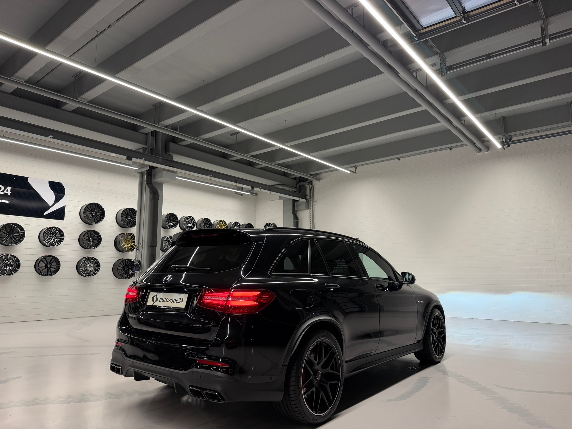 MERCEDES-BENZ GLC 63 S AMG 4m+ *Vollgarantie*Servicegepflegt bei Mercedes*Leder Nappa*Burmester*Sitzbelüftung*AHK*-image-2