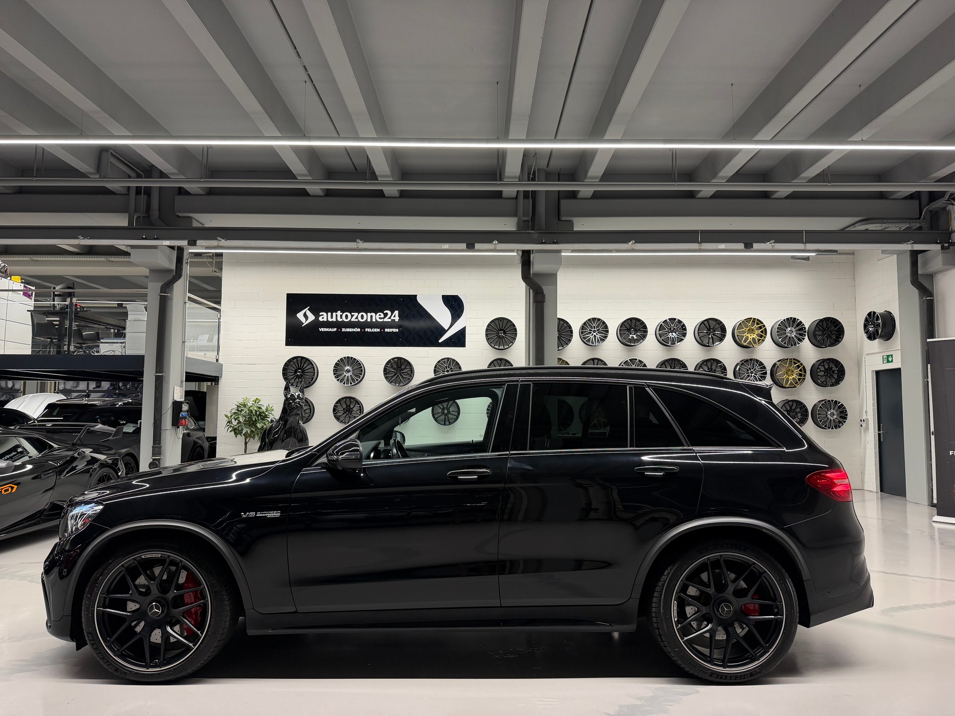 MERCEDES-BENZ GLC 63 S AMG 4m+ *Vollgarantie*Servicegepflegt bei Mercedes*Leder Nappa*Burmester*Sitzbelüftung*AHK*-image-3