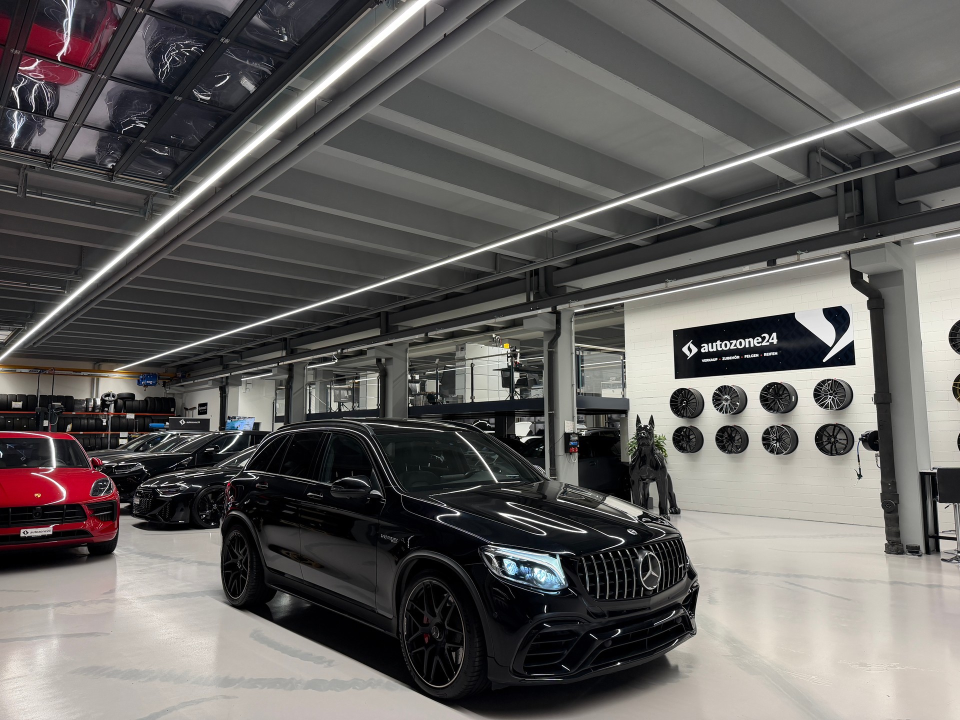 MERCEDES-BENZ GLC 63 S AMG 4m+ *Vollgarantie*Servicegepflegt bei Mercedes*Leder Nappa*Burmester*Sitzbelüftung*AHK*-image-4
