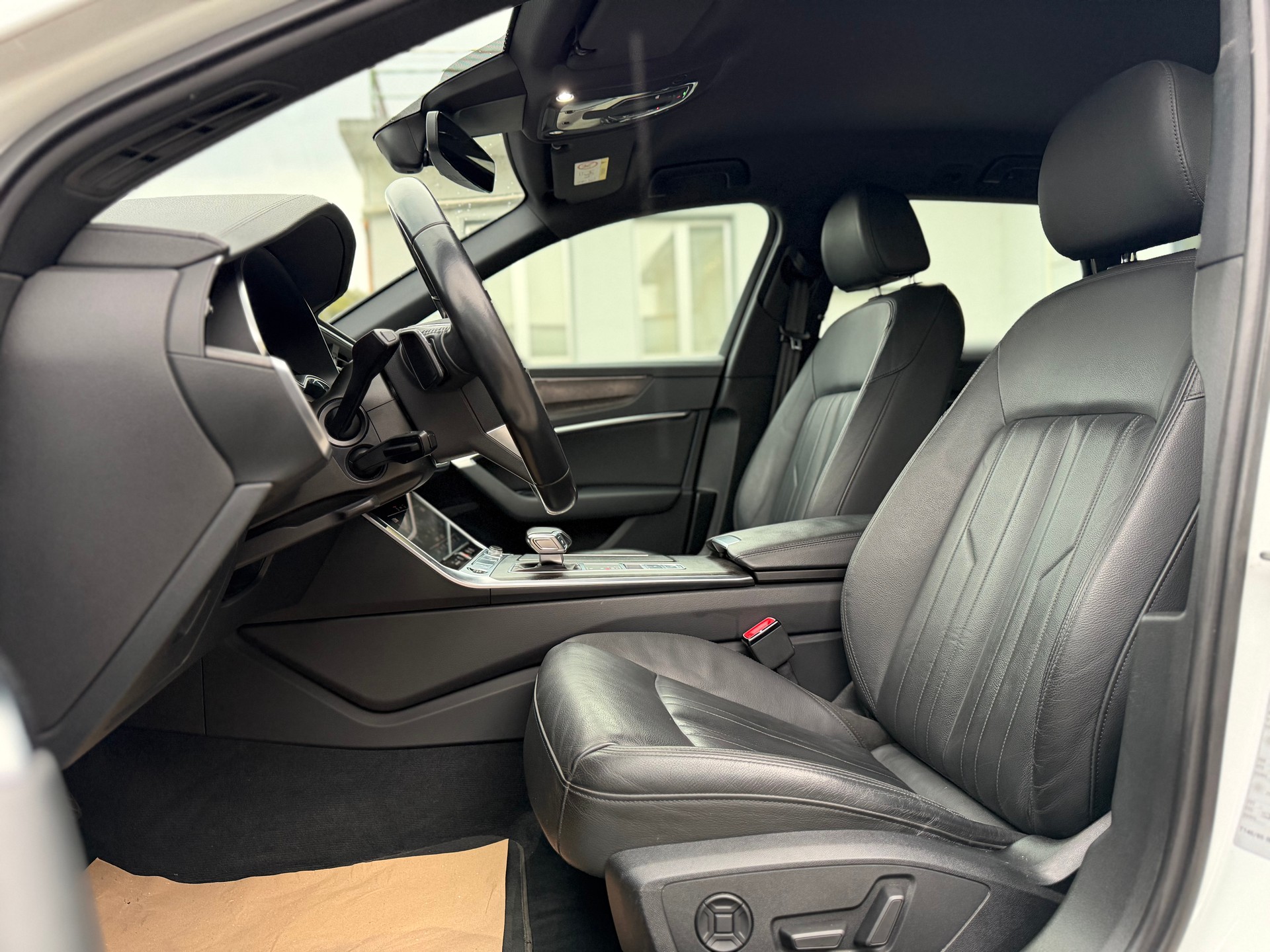 AUDI A6 Avant 40 TDI Design quattro S-tronic-image-9