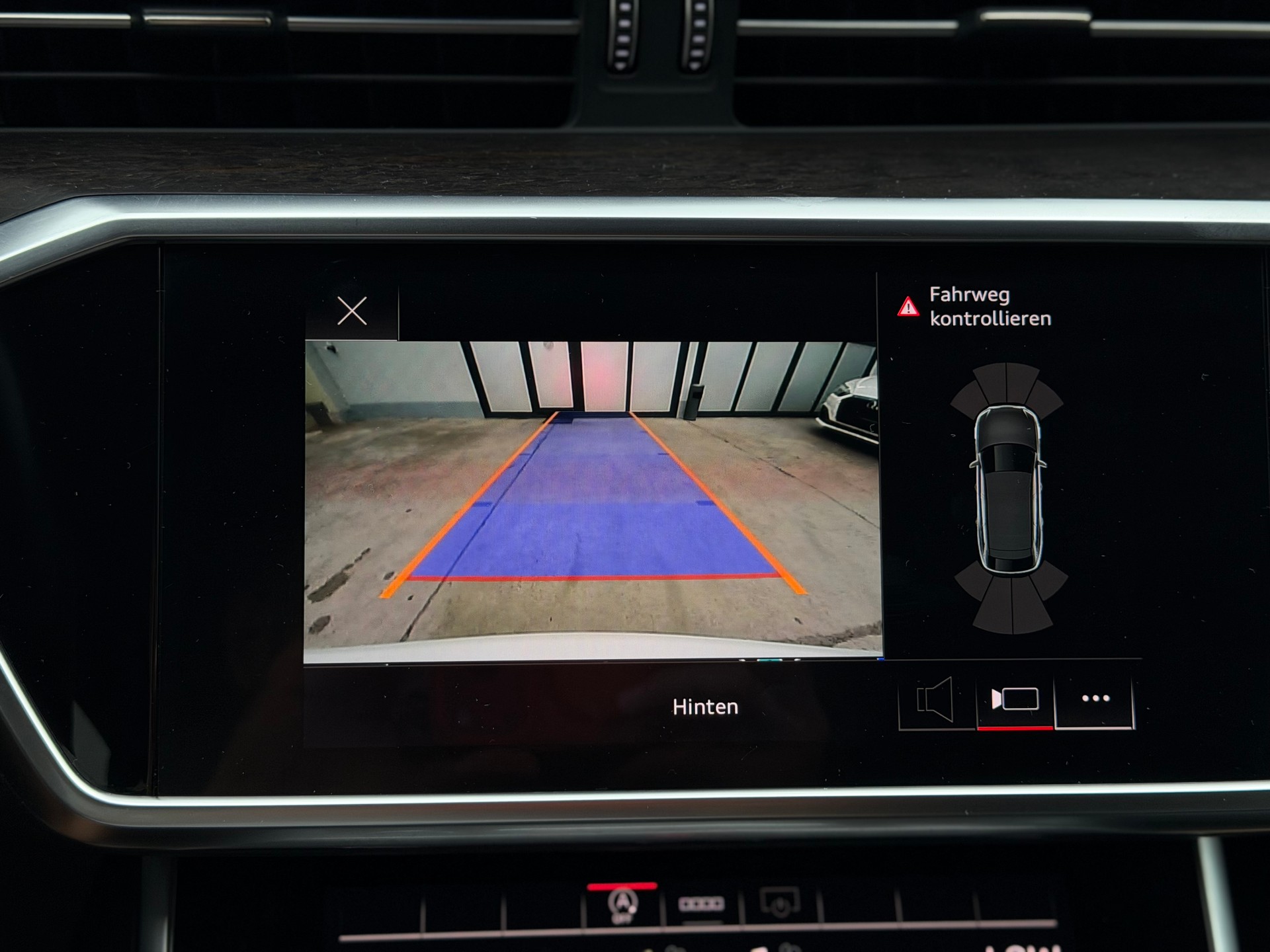 AUDI A6 Avant 40 TDI Design quattro S-tronic-image-18