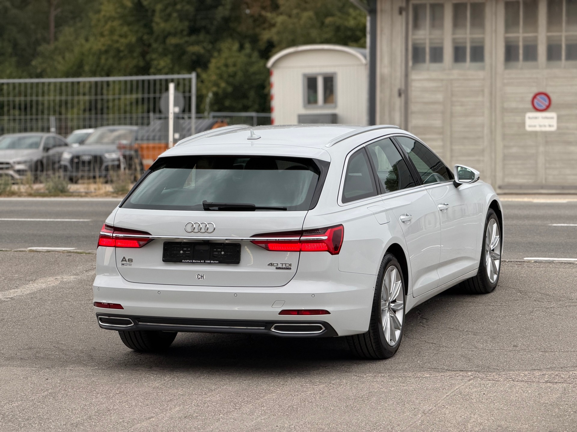 AUDI A6 Avant 40 TDI Design quattro S-tronic-image-4