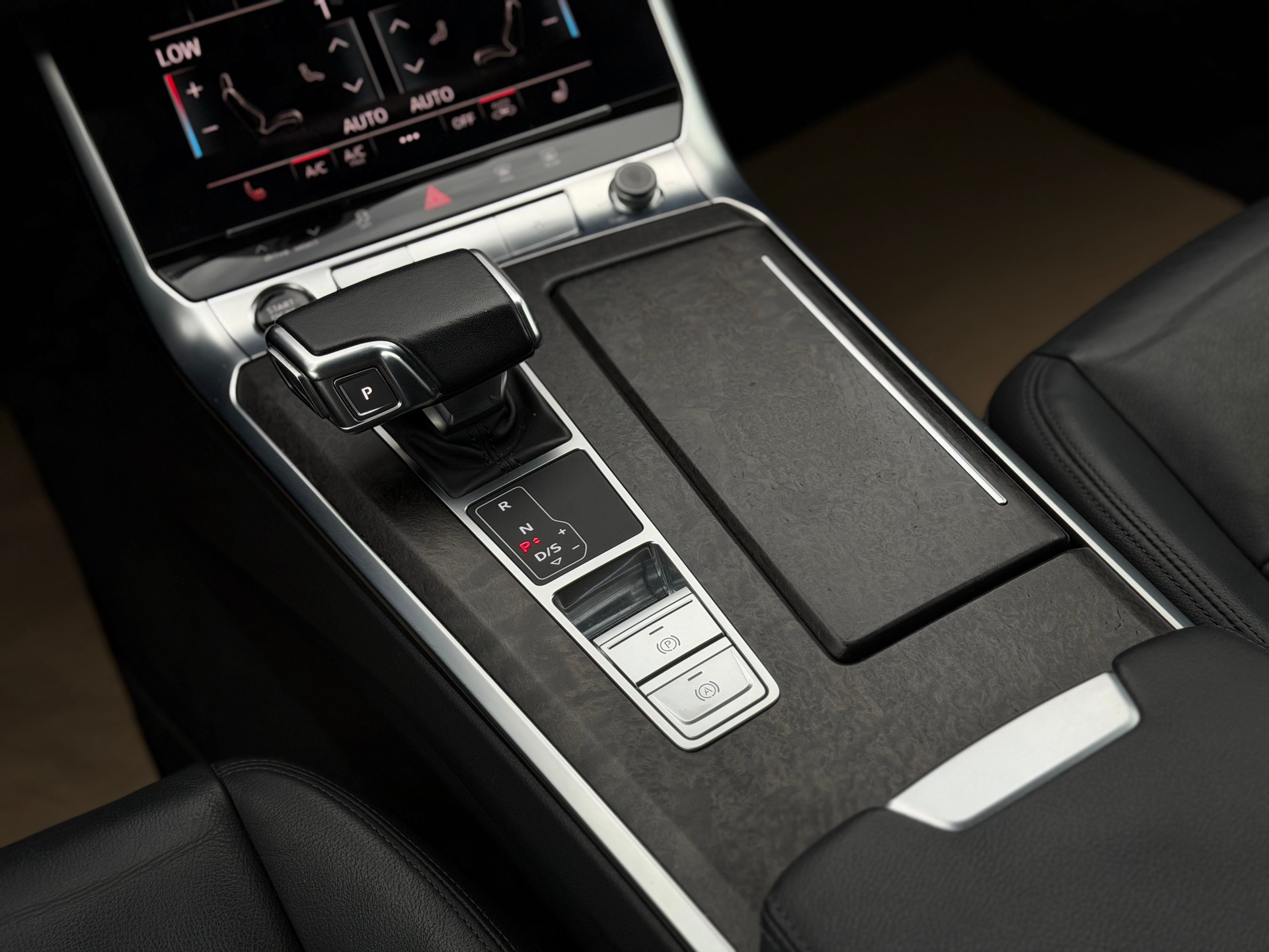 AUDI A6 Avant 40 TDI Design quattro S-tronic-image-17
