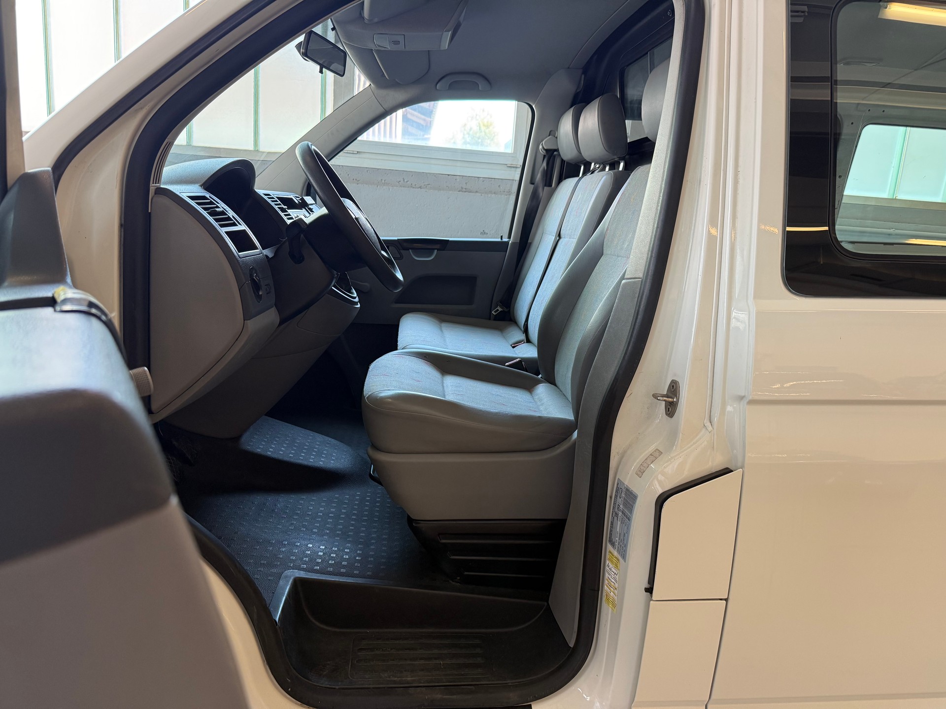 VW T5 Transporter 1.9 TDI PD-image-9