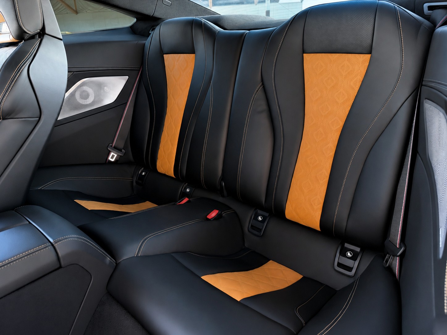 BMW M8 xDrive Steptronic M Competition Coupé | Carbon Paket | Bowers & Wilkins | 360° | ACC | Driving Assistant-image-10